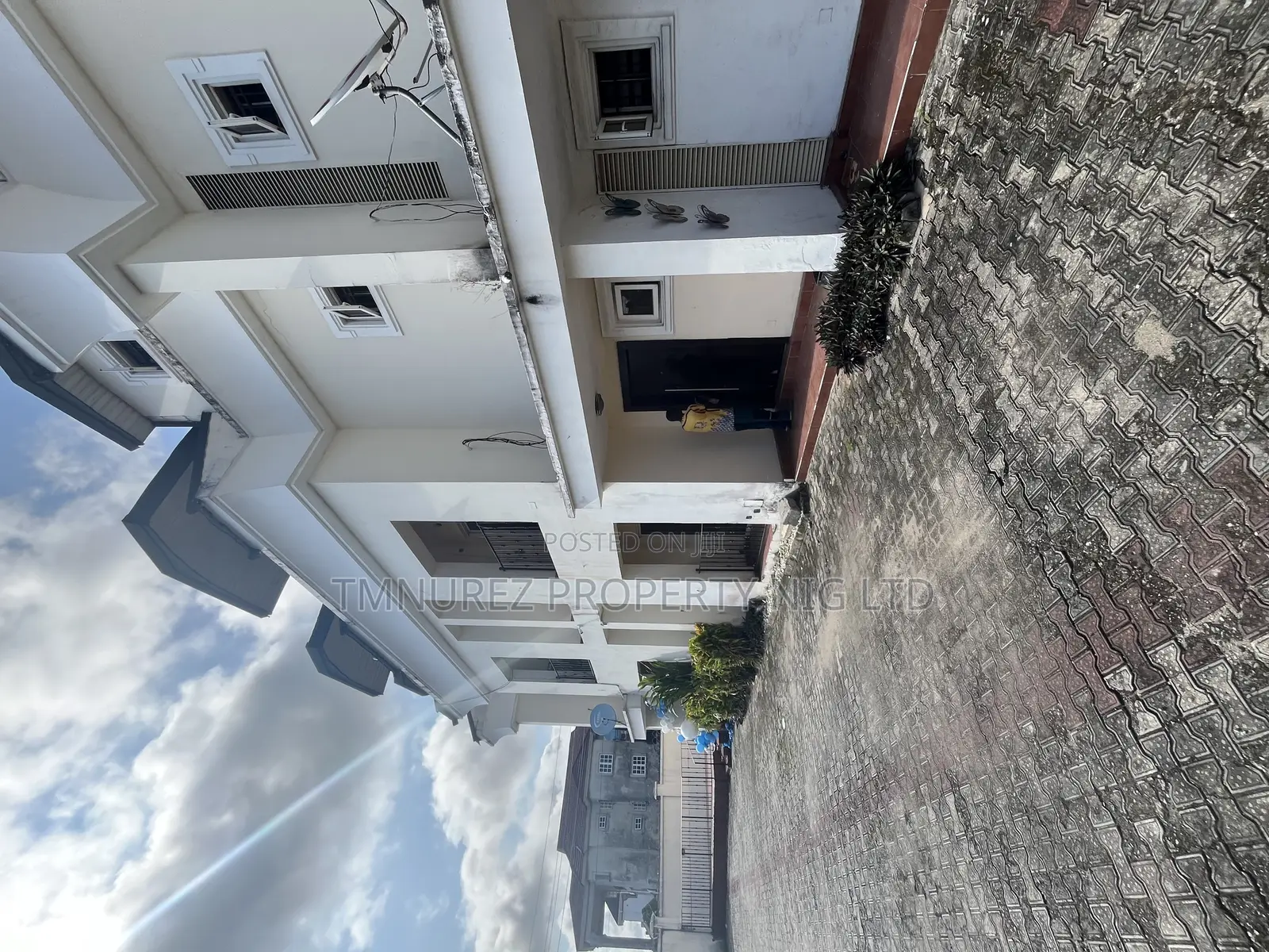 4bdrm Duplex in Lekki Phase 1 for rent