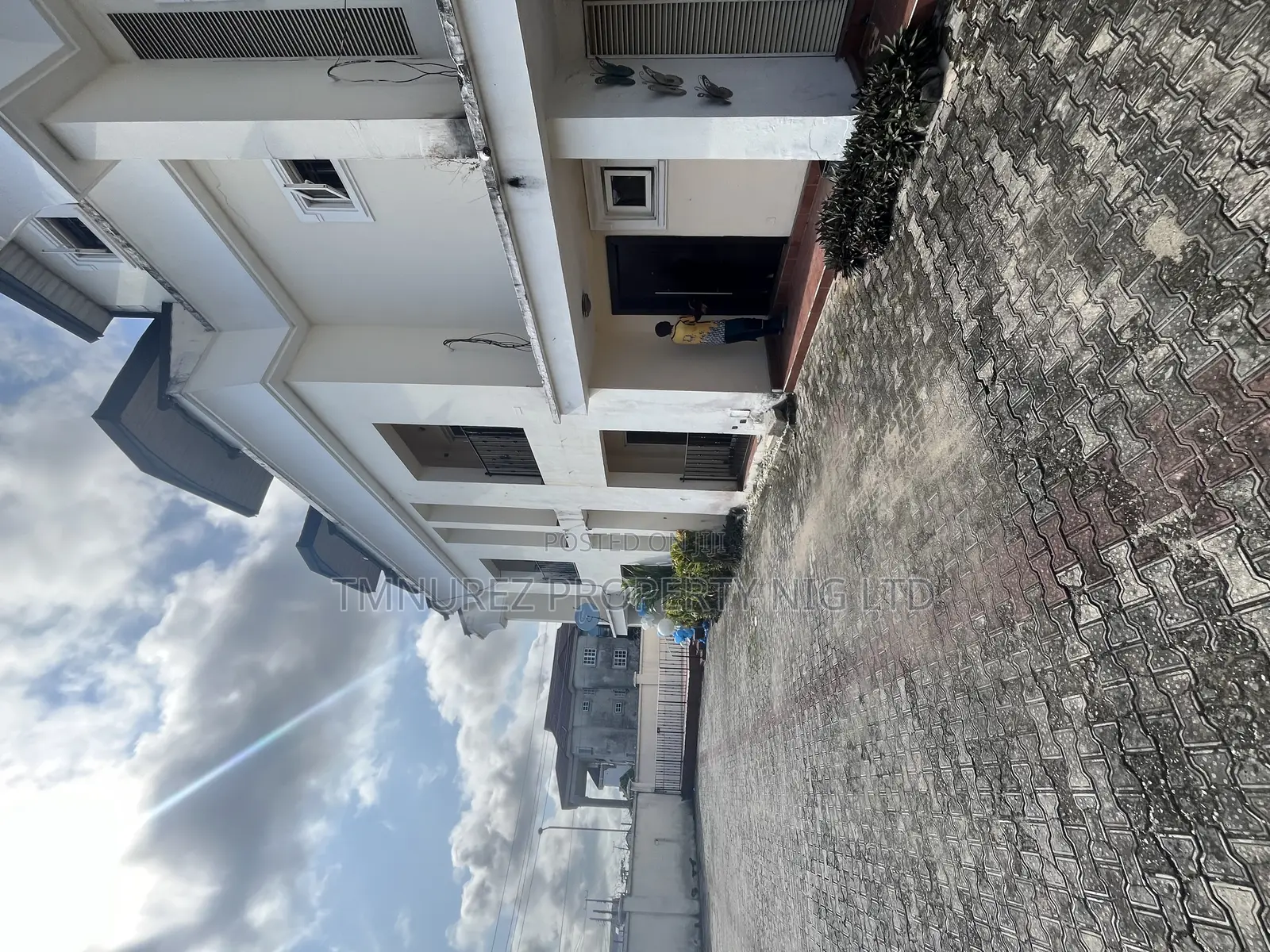 4bdrm Duplex in Lekki Phase 1 for rent