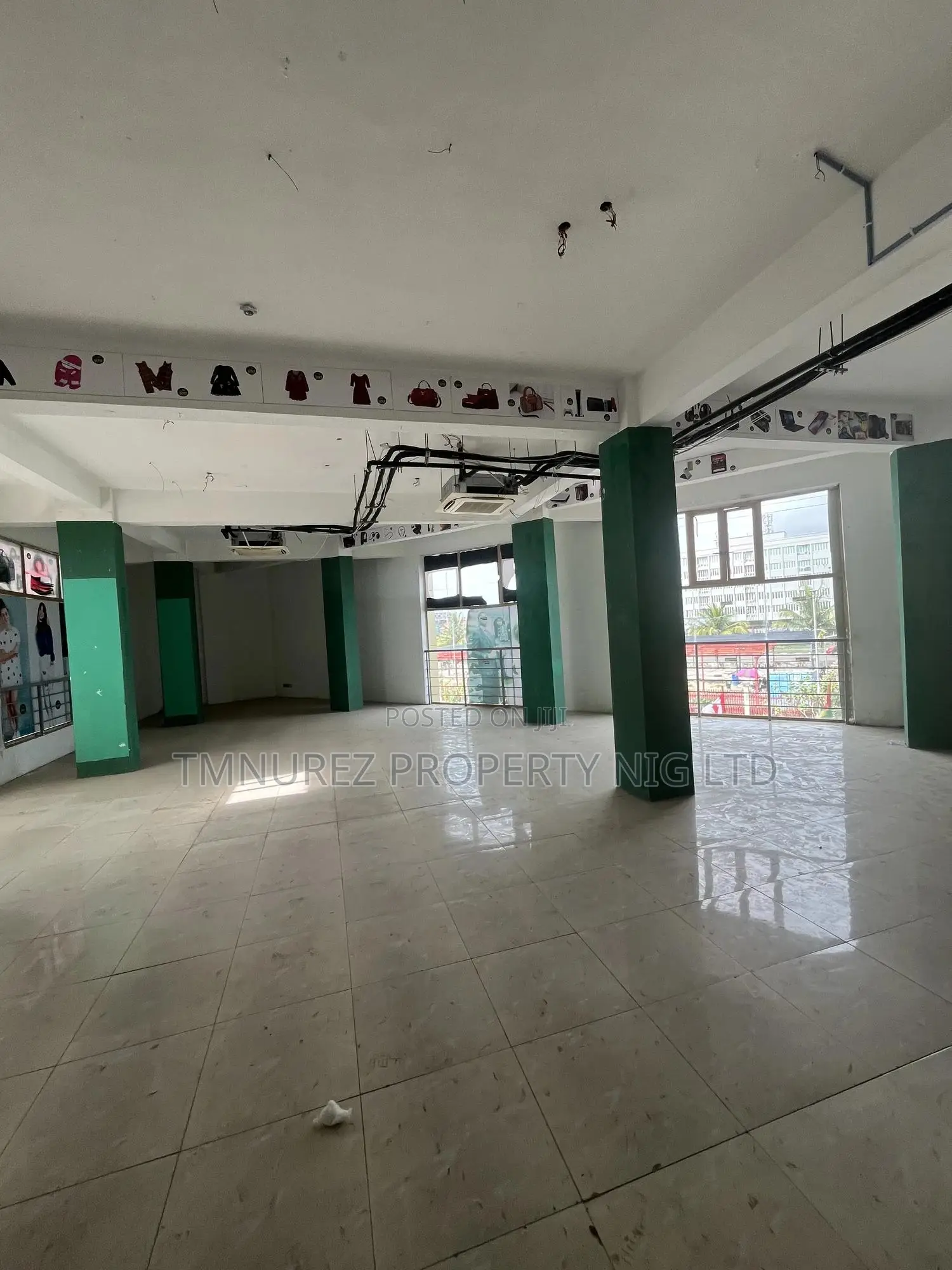 Showroom Shop to Let