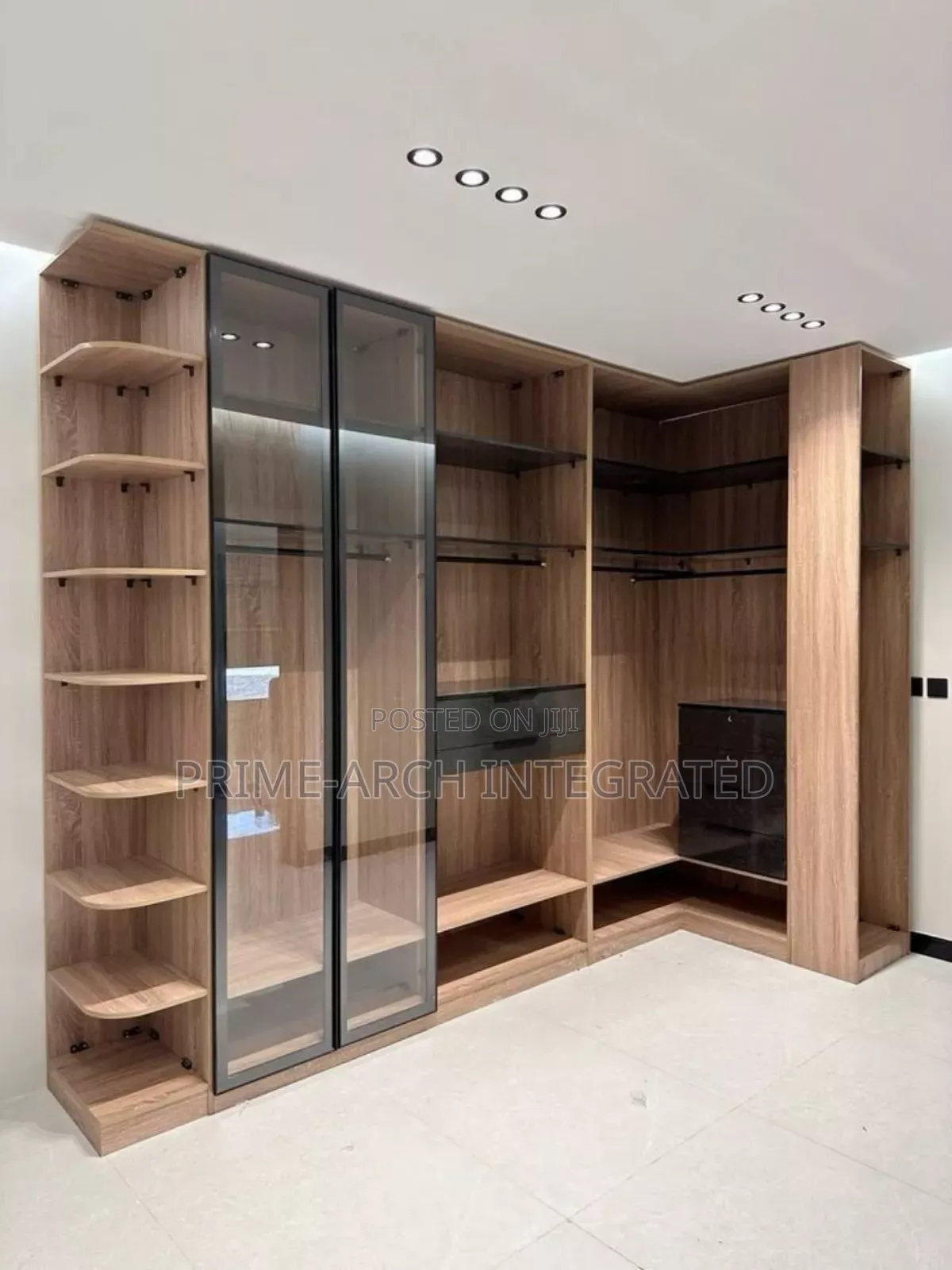 Walking Closet