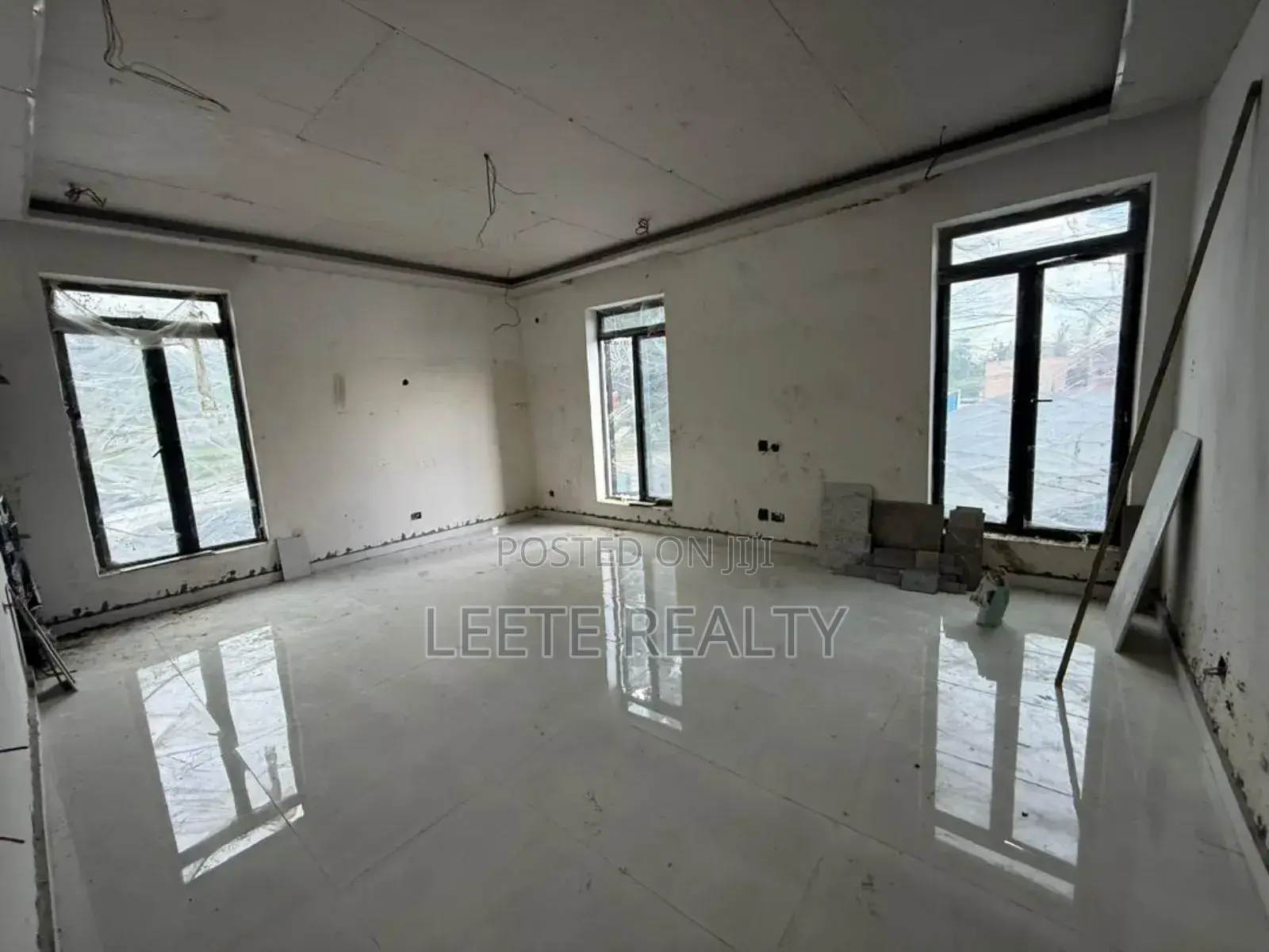 5bdrm Duplex in Life Camp for sale