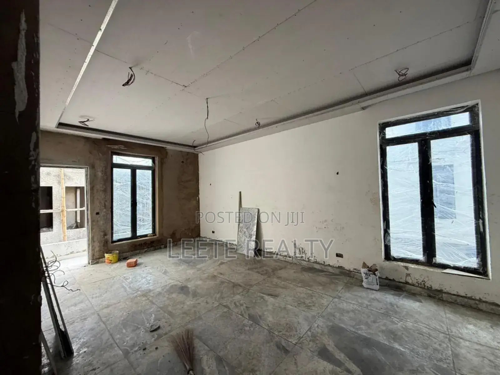 5bdrm Duplex in Life Camp for sale