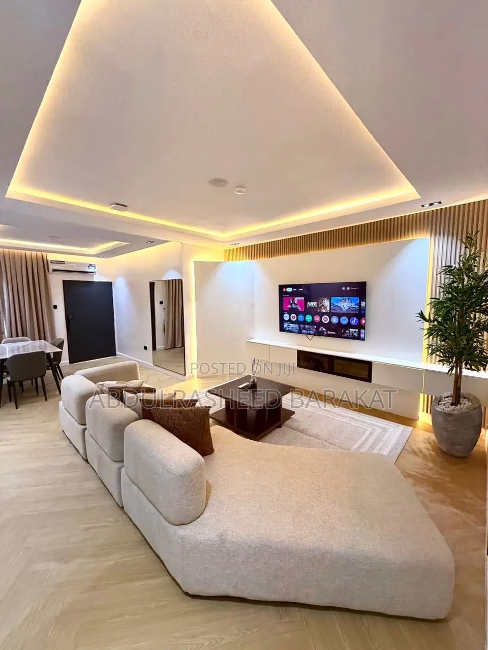Luxury and Spacious Alexa 2 Bedroom Apartment With Pool