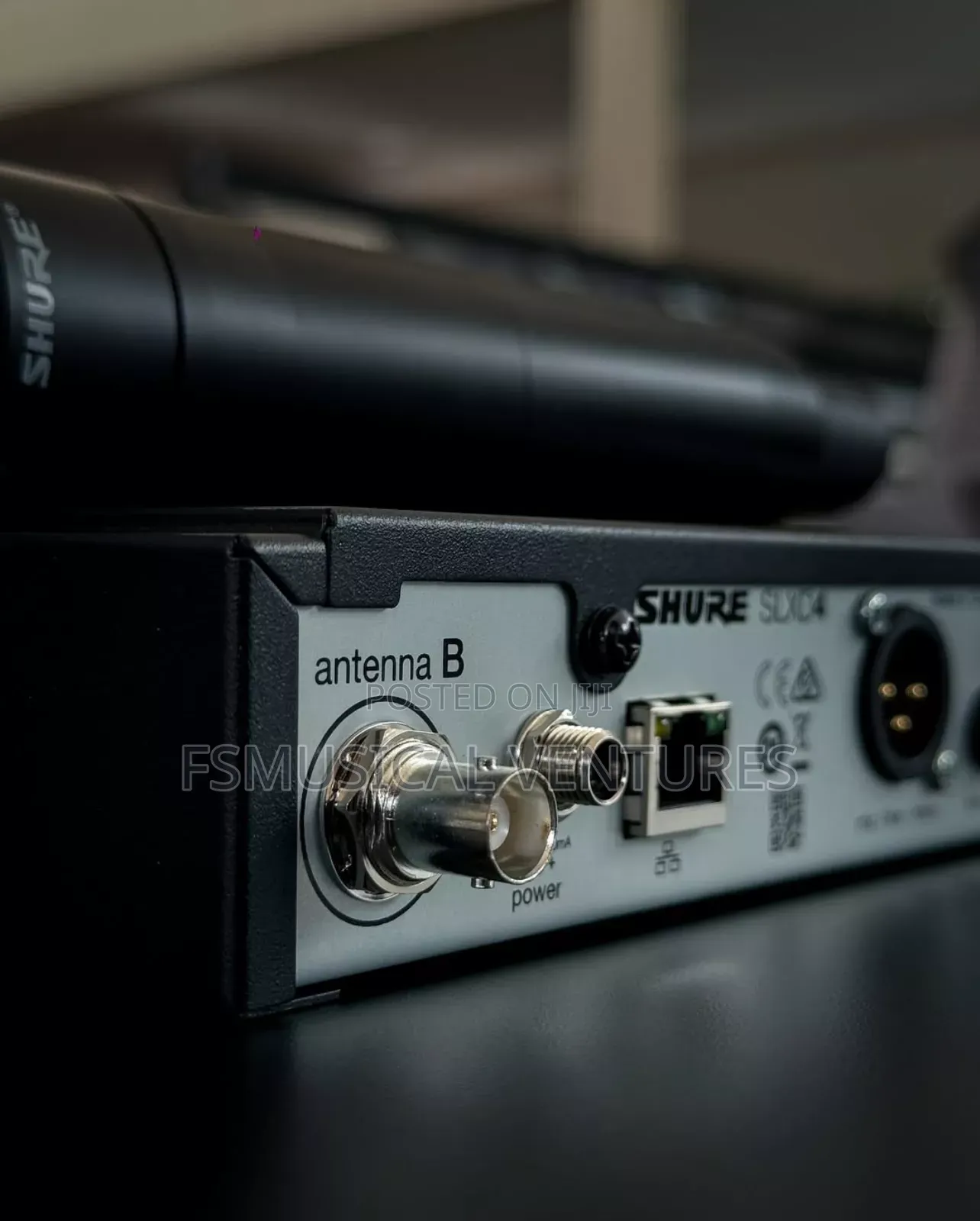Shure Slxd24/B87a Digital Wireless Microphone System With Rack Mount