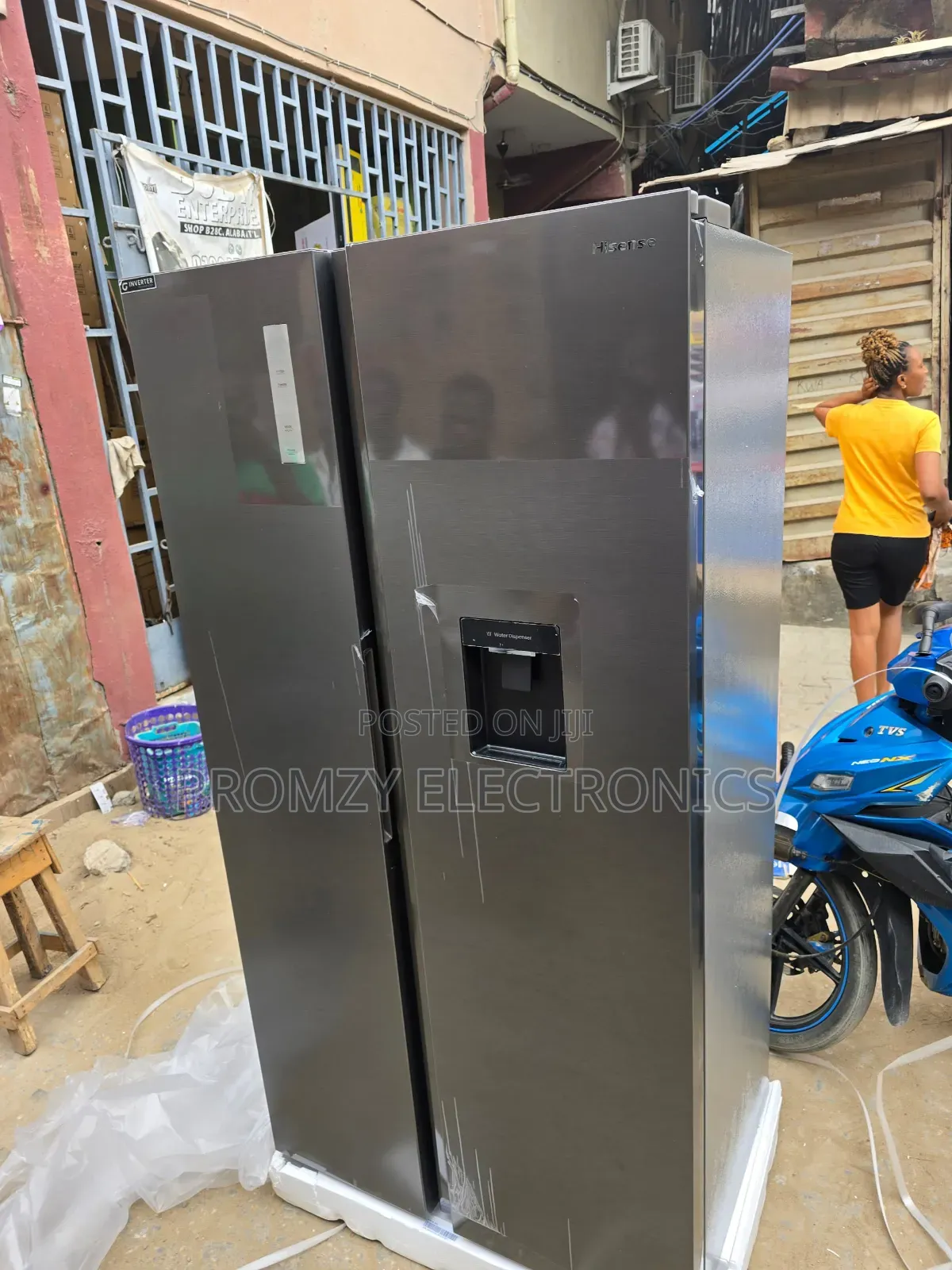 Brand New Hisense Refrigerator Side-by-side With Water Dispenser 529l