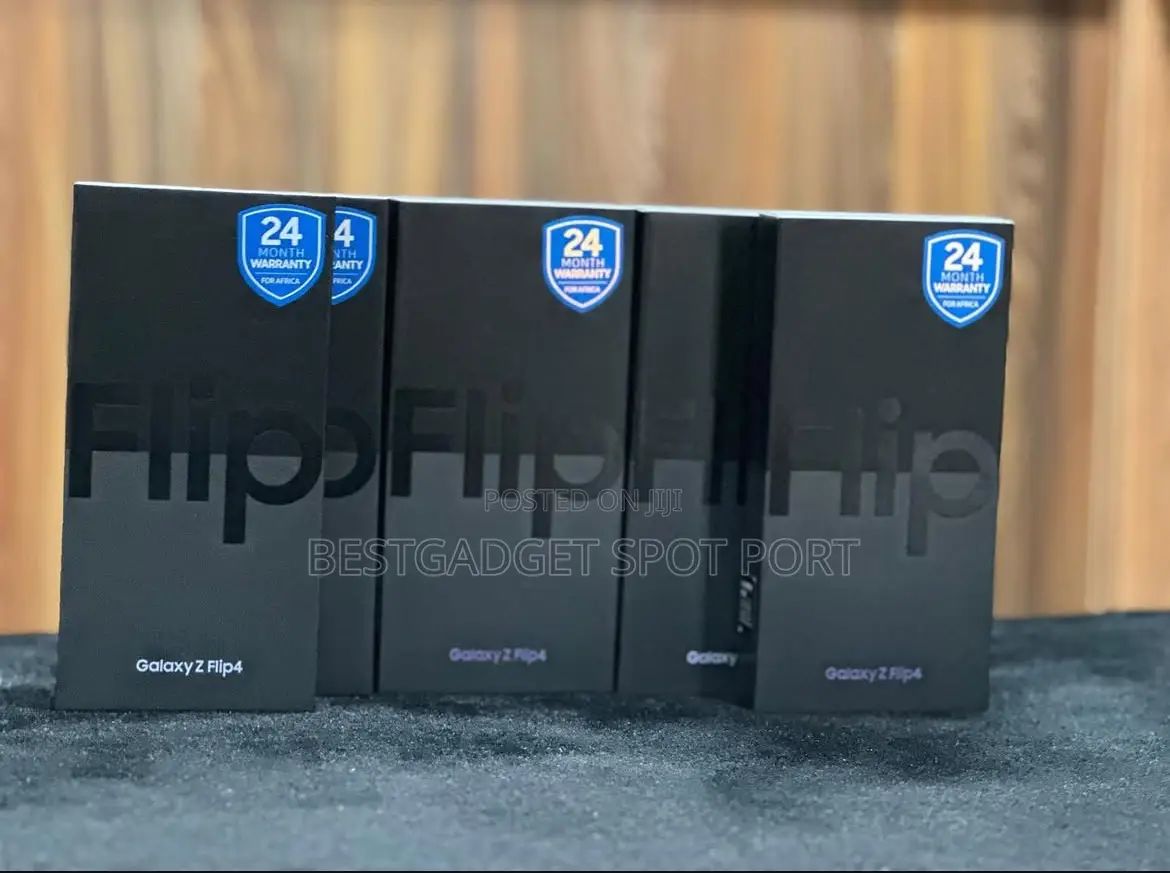 New Samsung Galaxy Z Flip4 128 GB