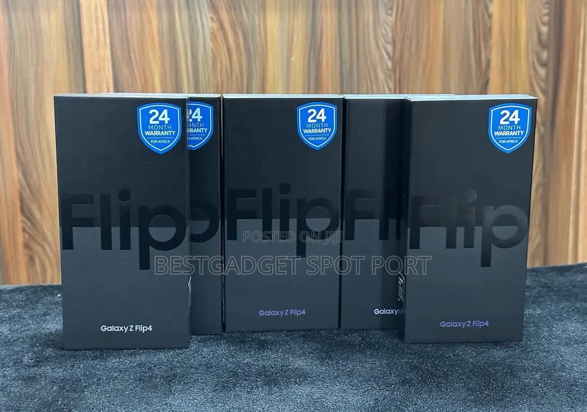 New Samsung Galaxy Z Flip4 128 GB