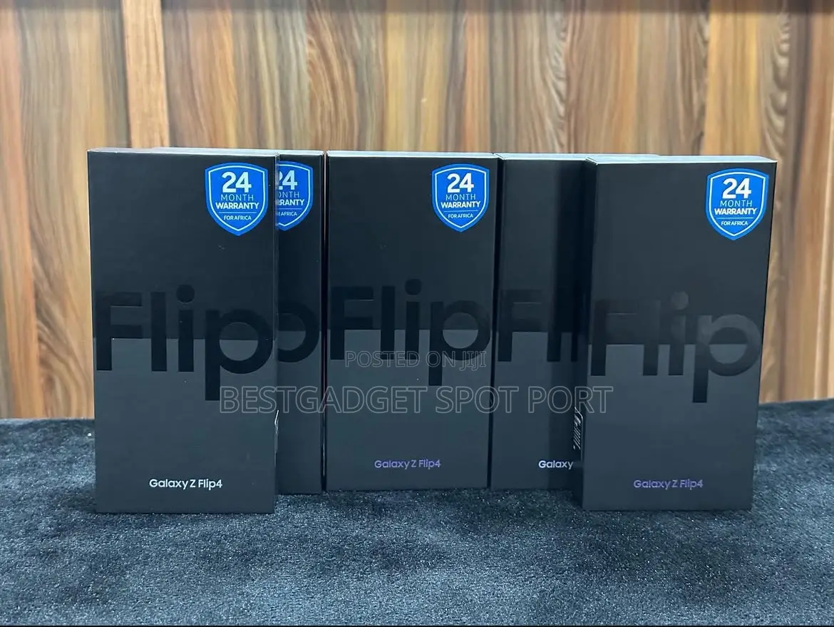 New Samsung Galaxy Z Flip4 128 GB