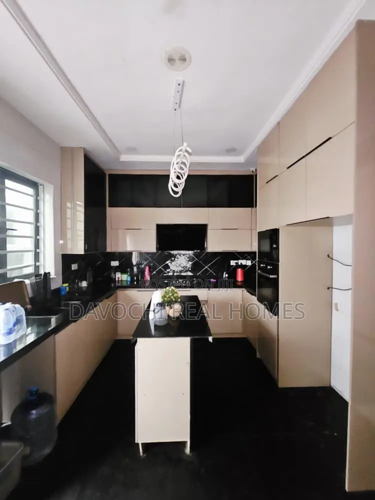 4bdrm Duplex in Orchid Road, Lekki Phase 2 for rent