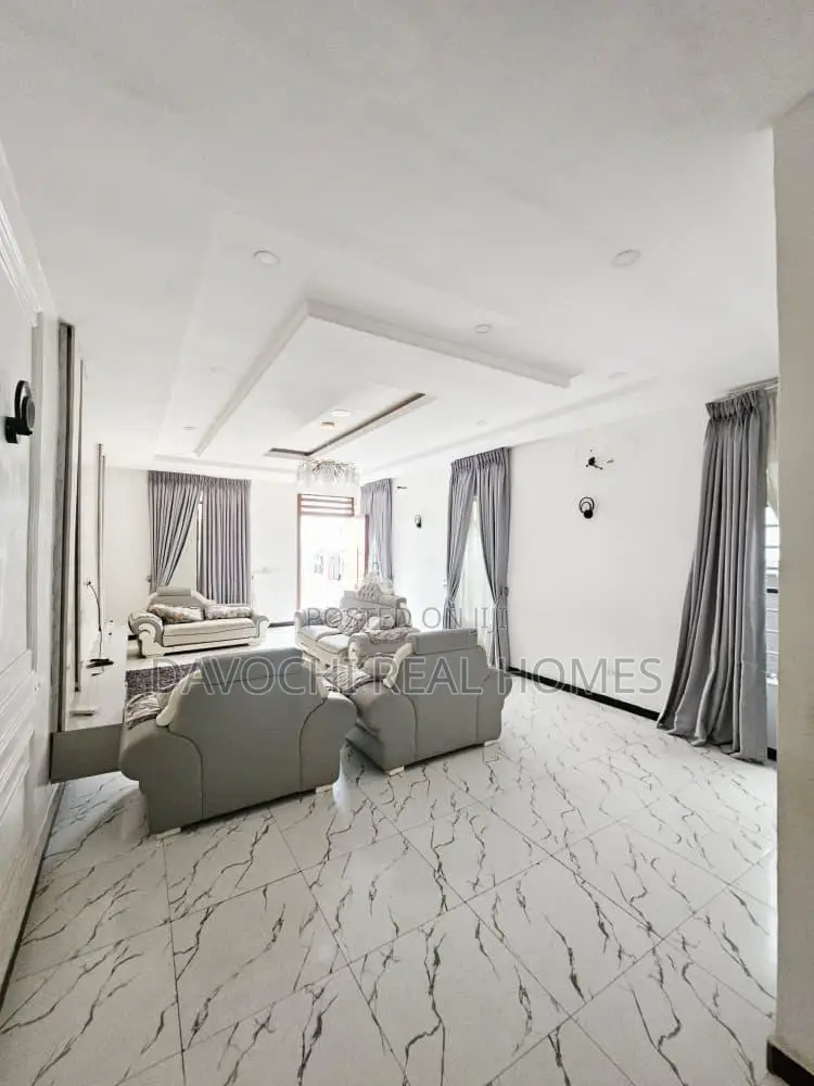 4bdrm Duplex in Orchid Road, Lekki Phase 2 for rent