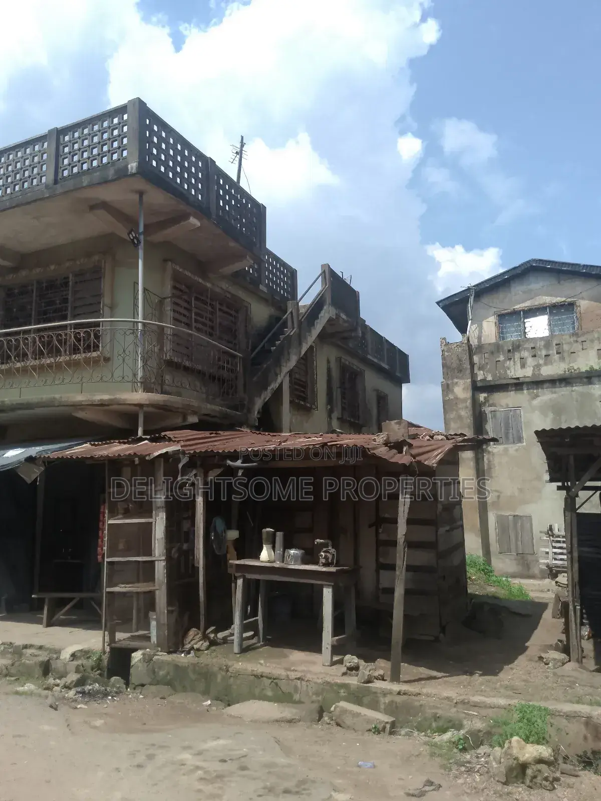 16bdrm House in Oke Ado, Oluyole for sale