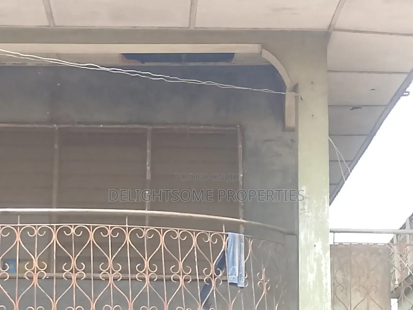 16bdrm House in Oke Ado, Oluyole for sale