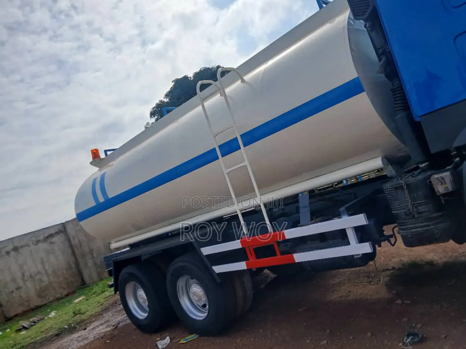 Howo Tanker 10tyres Litres