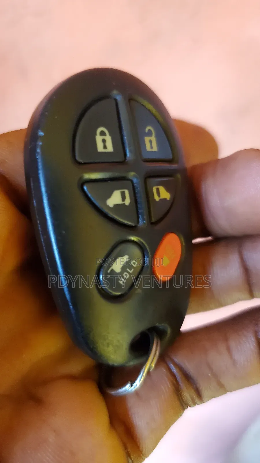 Toyota Sienna Remote Xle (Full Option)