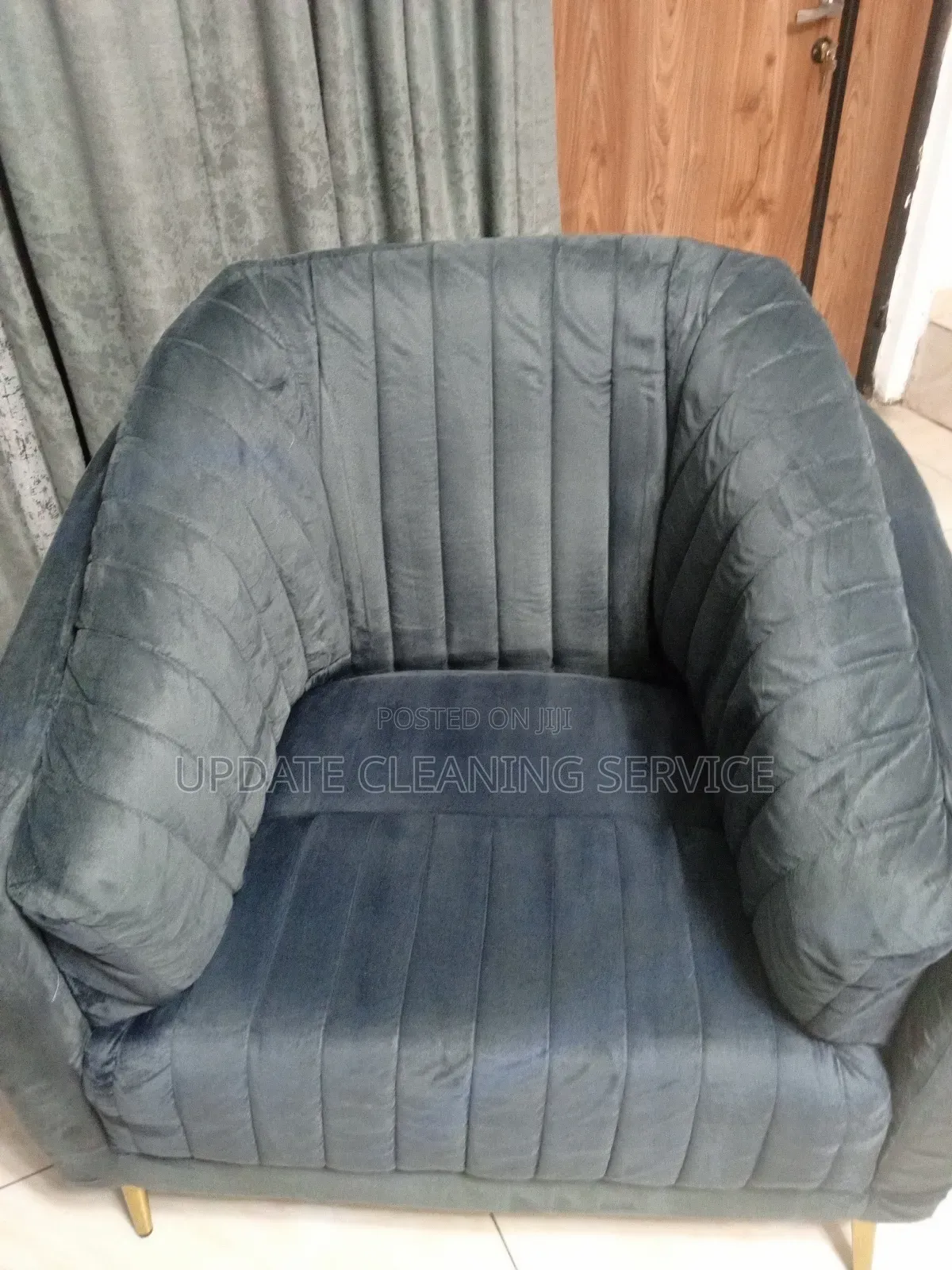 Are Your Sofas,Rugs or Car Seats Looking Dull Tired?Book Our Experts