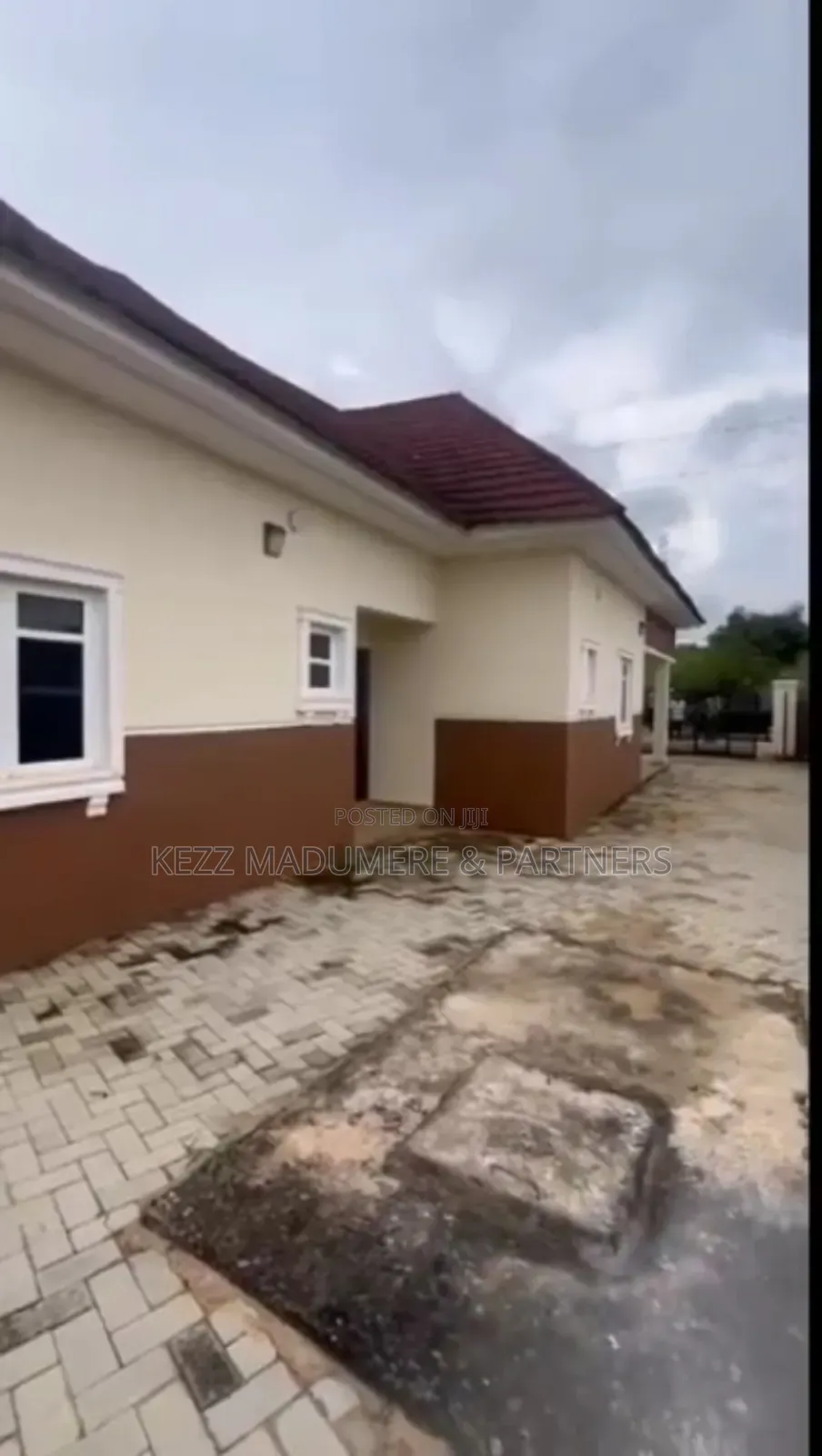 3bdrm Bungalow in Almond Garden Est. for sale