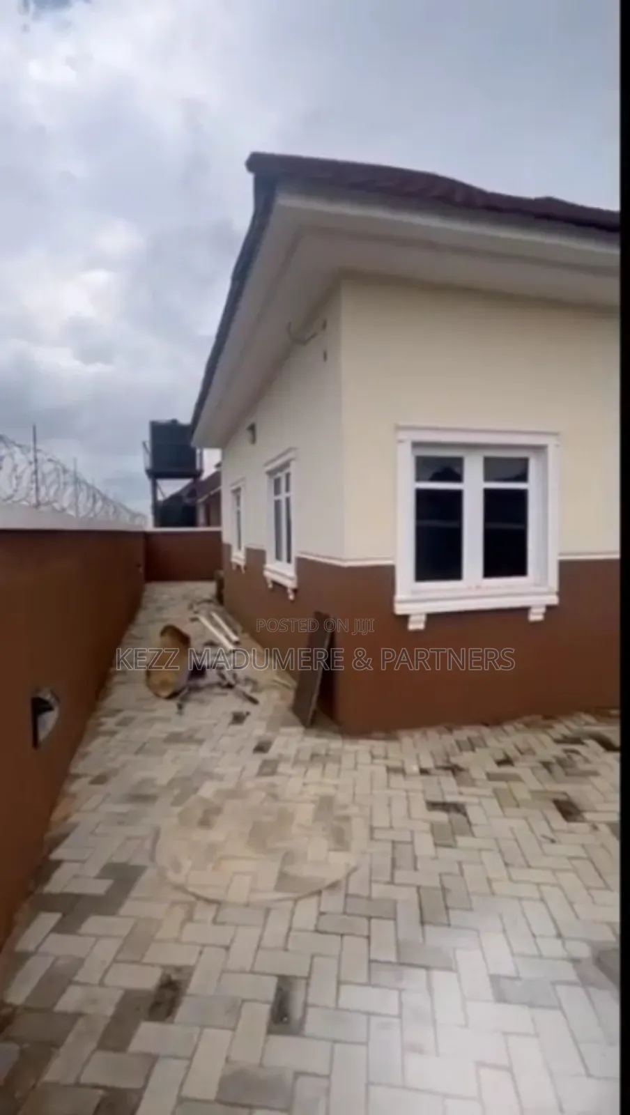 3bdrm Bungalow in Almond Garden Est. for sale