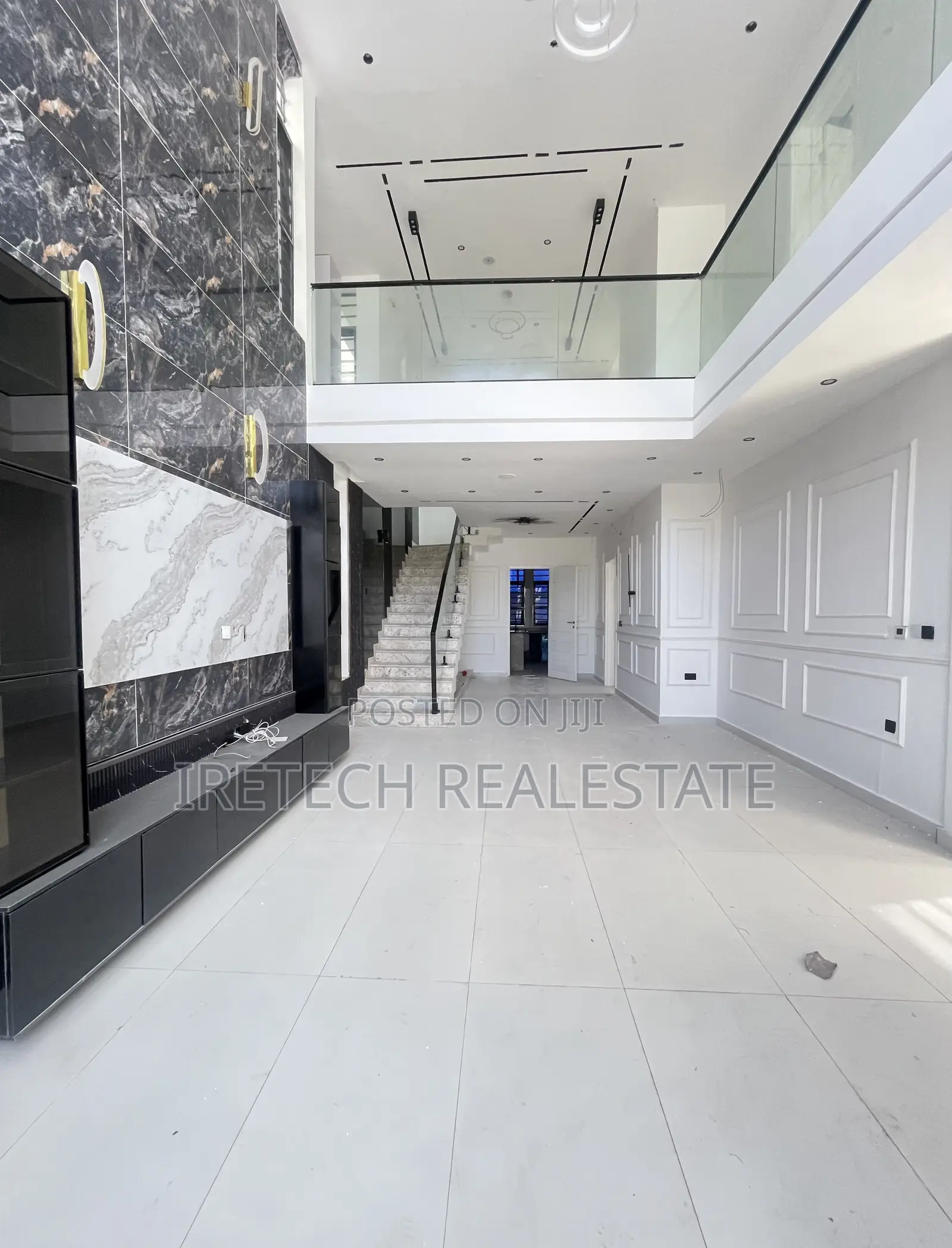 5bdrm Duplex in Megamound Estate for sale