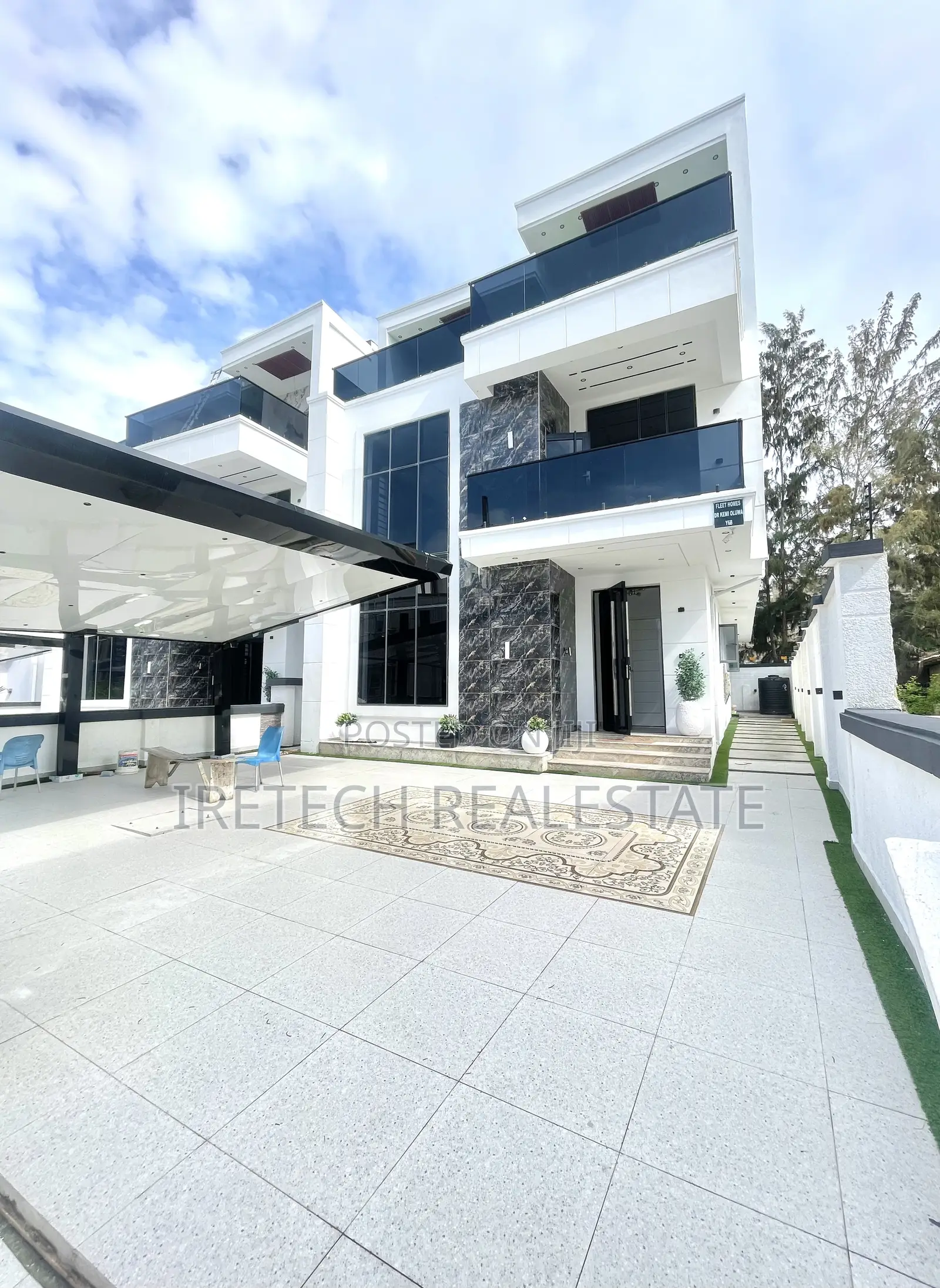 5bdrm Duplex in Megamound Estate for sale
