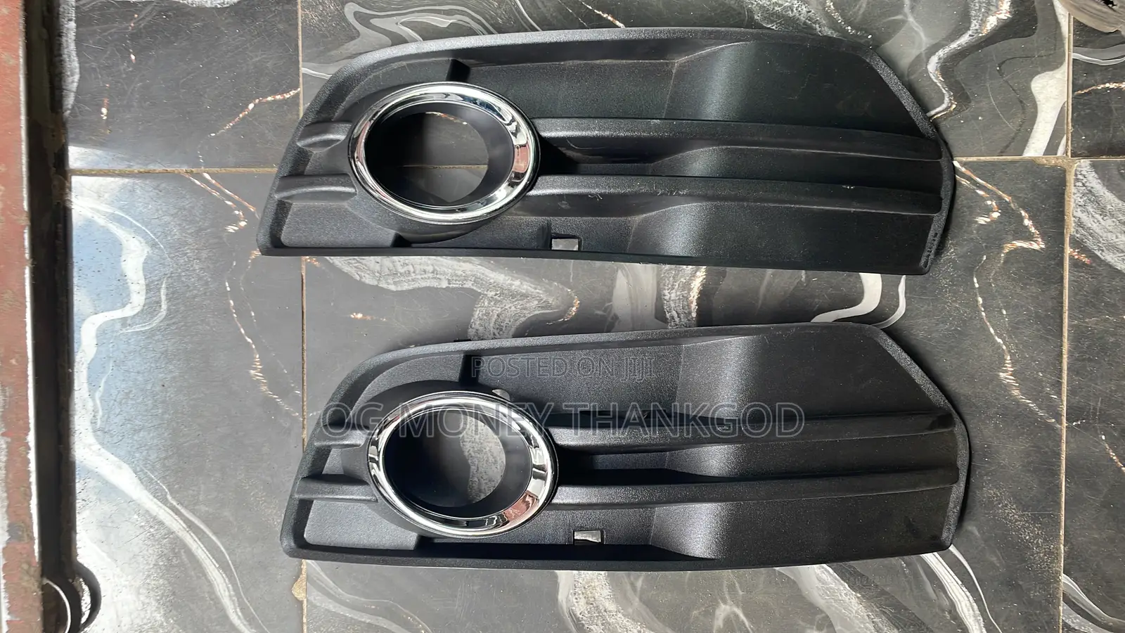 Fog Light Basket Audi Q5 2010