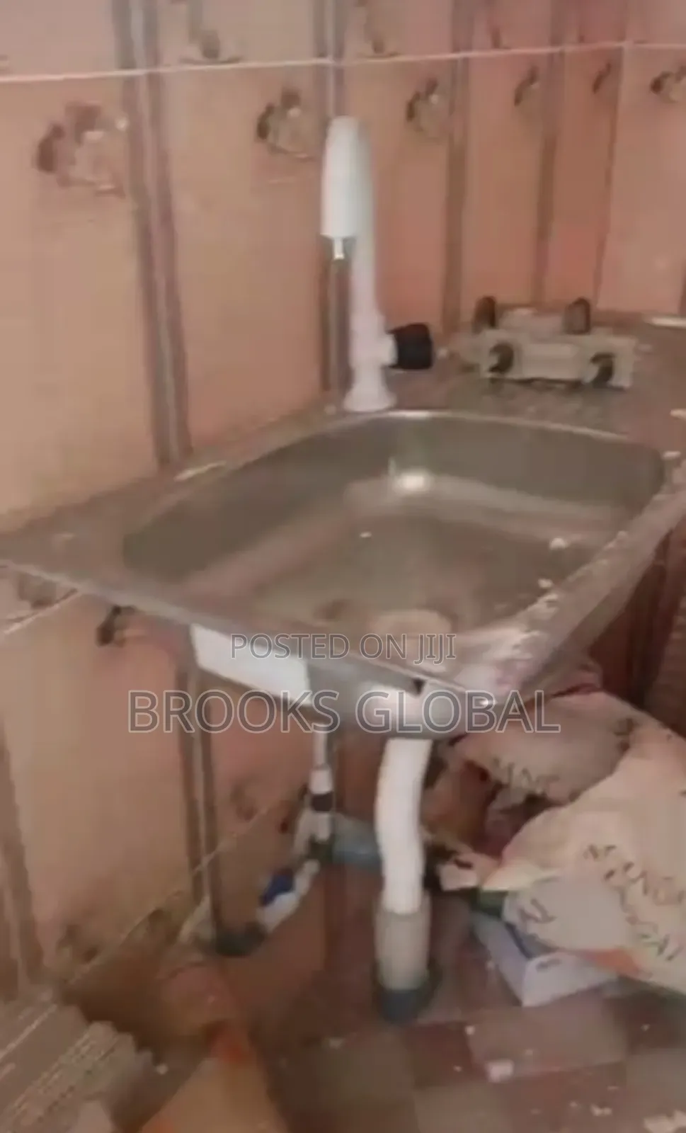 1bdrm Block of Flats in Benin City for rent