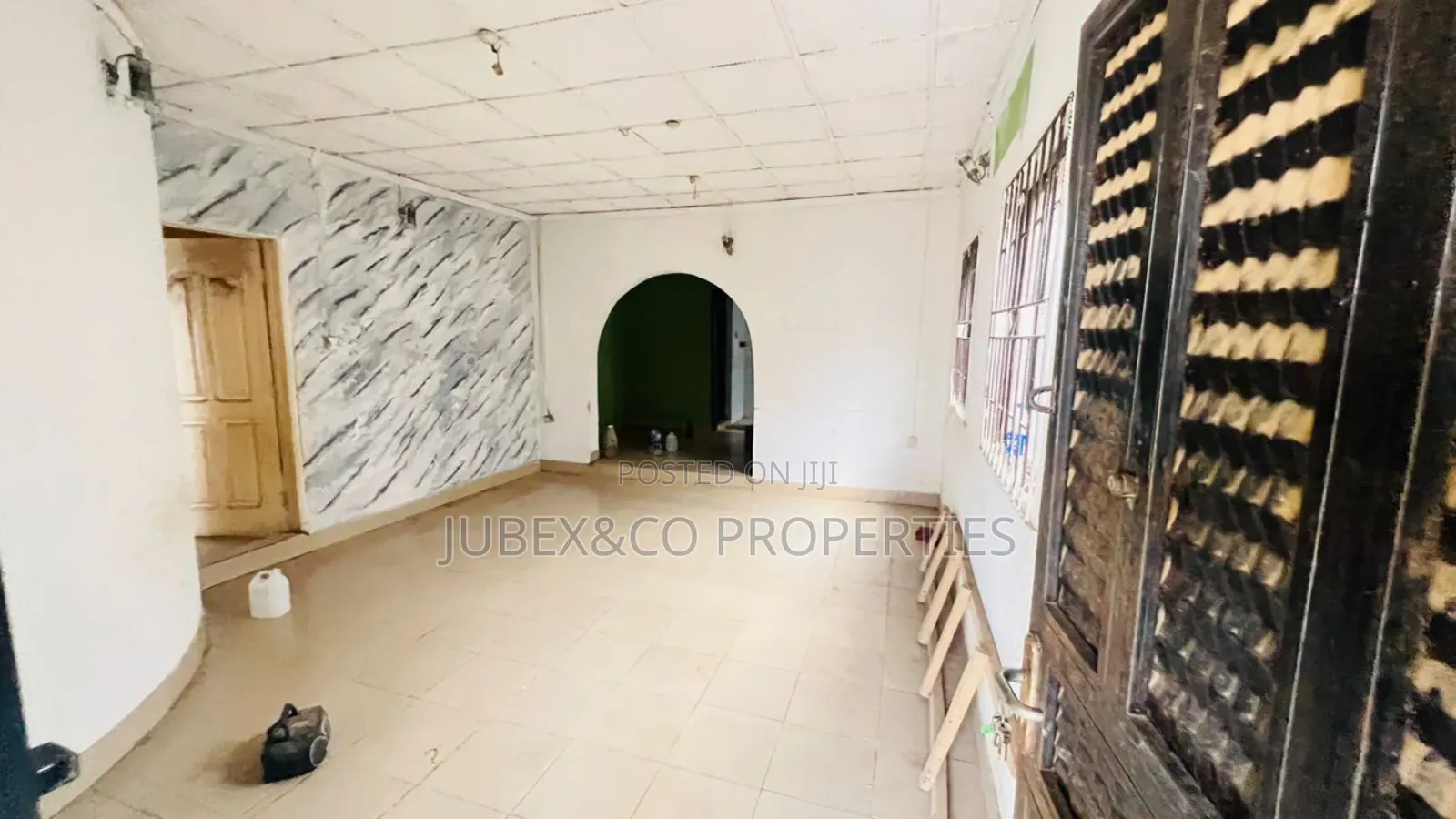 3bdrm Block of Flats in Custom Bus Stop Giwa, Ifo for sale