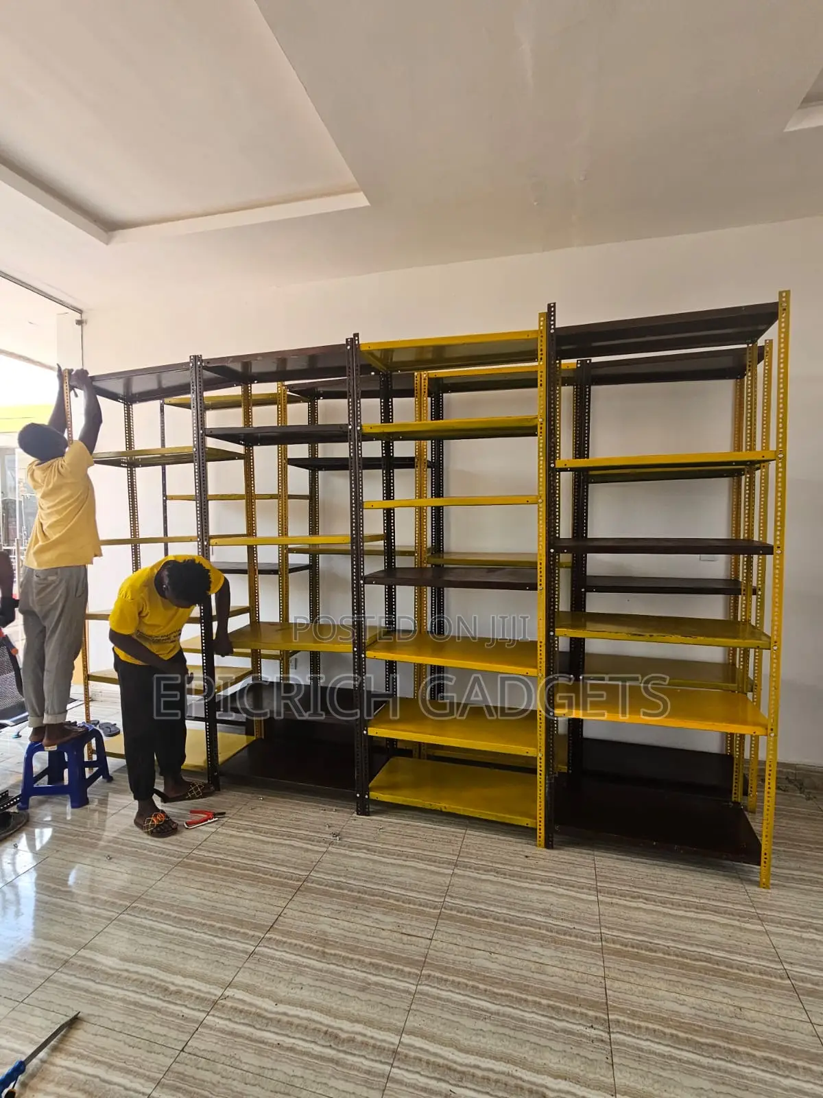 Customizable Metal Racks Shelves for Supermarket/Stores/Pharmacy