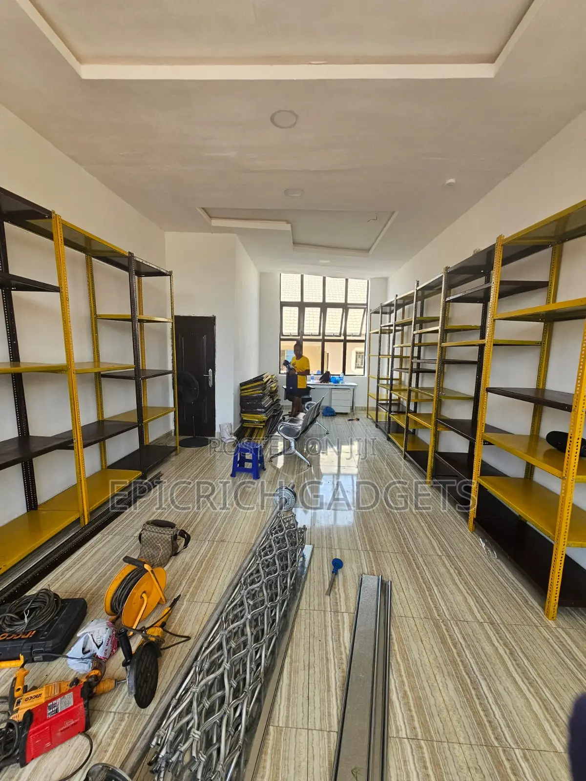 Customizable Metal Racks Shelves for Supermarket/Stores/Pharmacy