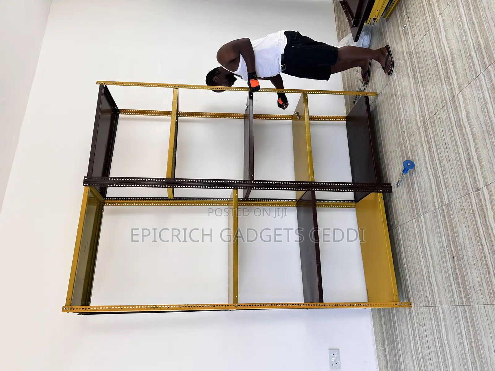 Customizable Metal Racks Shelves for Supermarket/Stores/Pharmacy
