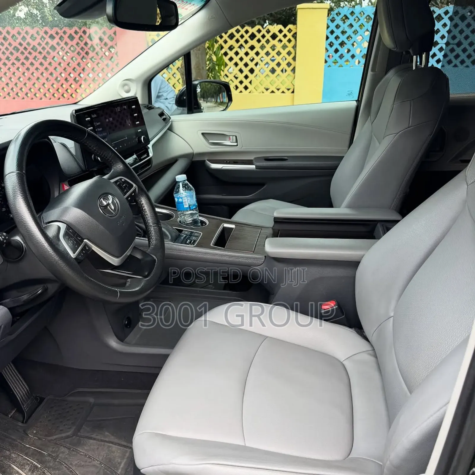 Toyota Sienna XLE 2022 Black