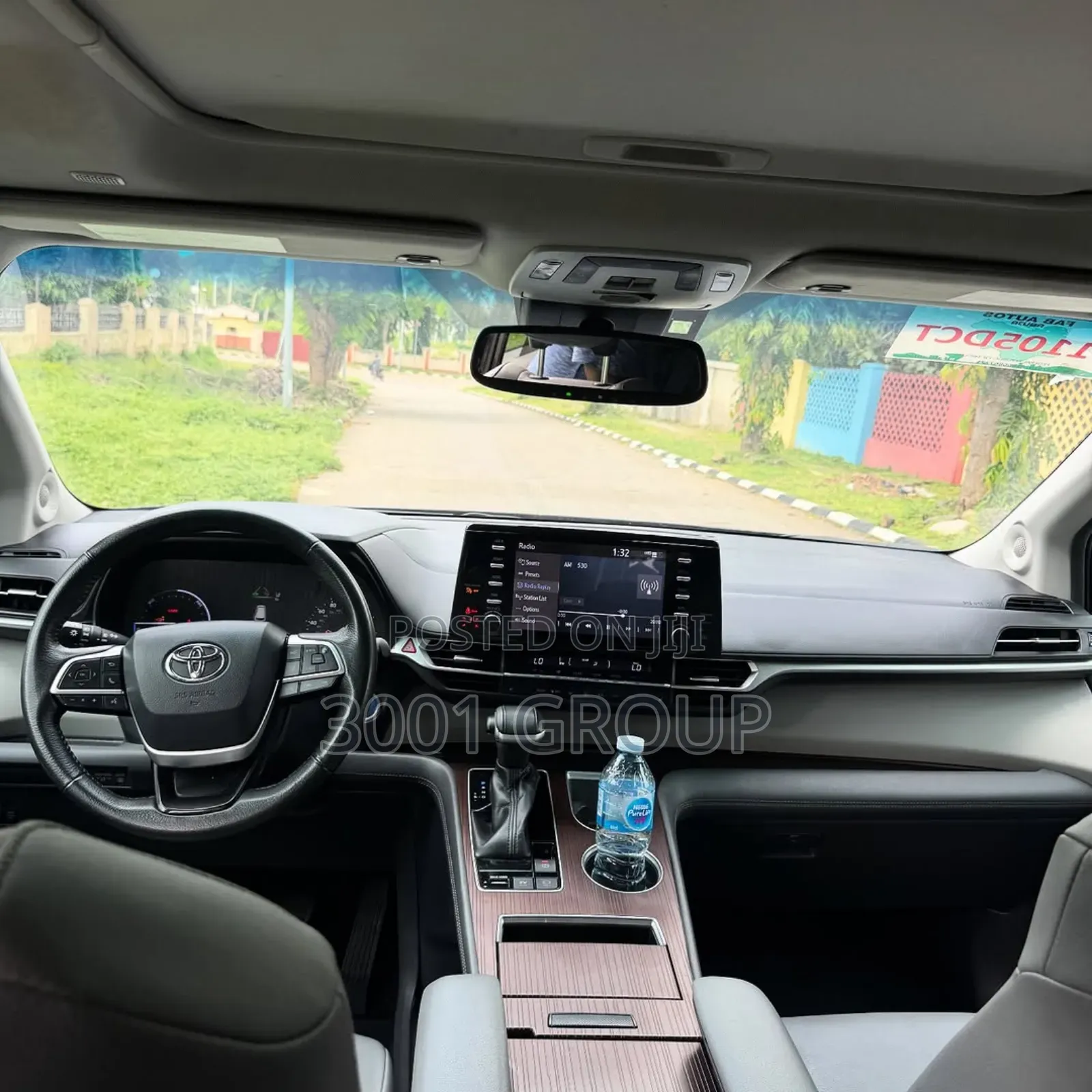 Toyota Sienna XLE 2022 Black