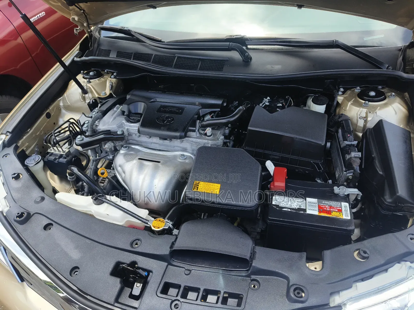 Toyota Camry XLE 4dr Sedan (2.5L 4cyl 6A) 2012 Gold