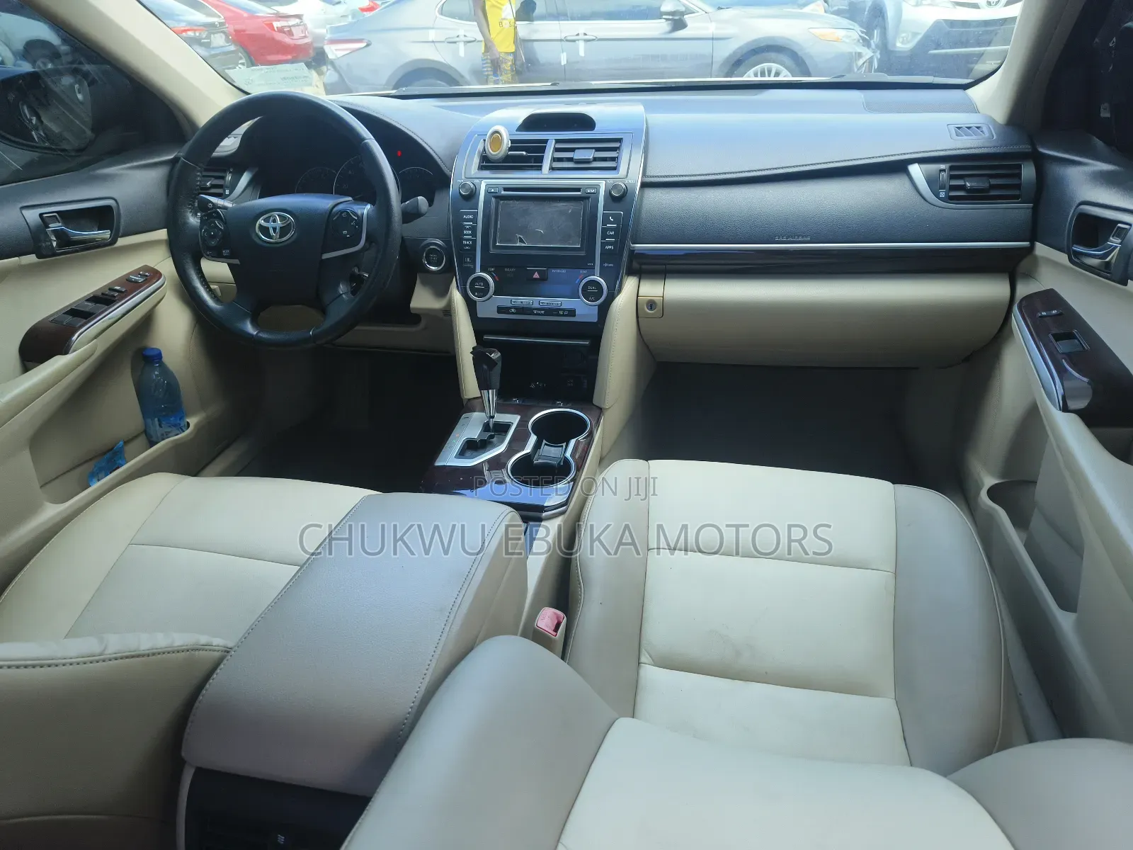 Toyota Camry XLE 4dr Sedan (2.5L 4cyl 6A) 2012 Gold
