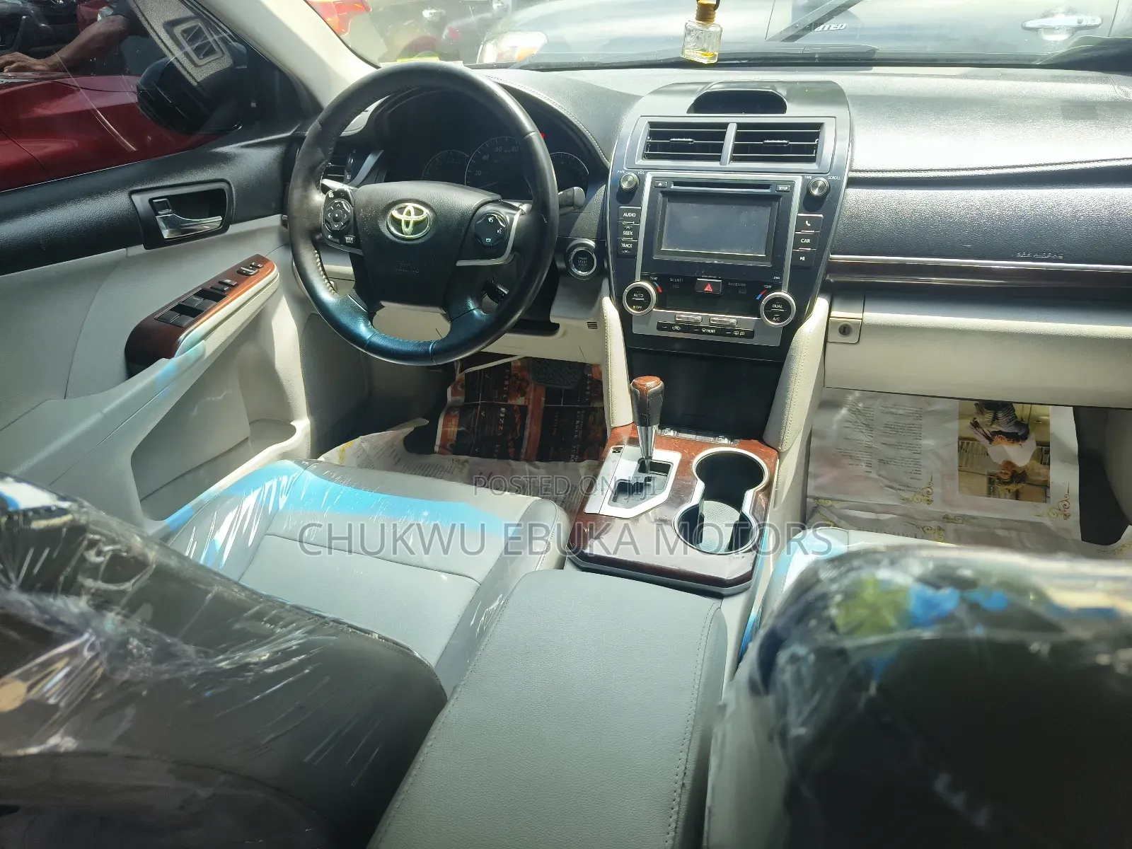 Toyota Camry XLE V6 4dr Sedan (3.5L 6cyl 6A) 2012 Gray