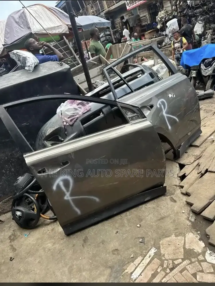 Toyota Rav4 2014 Model Empty Door Front Right
