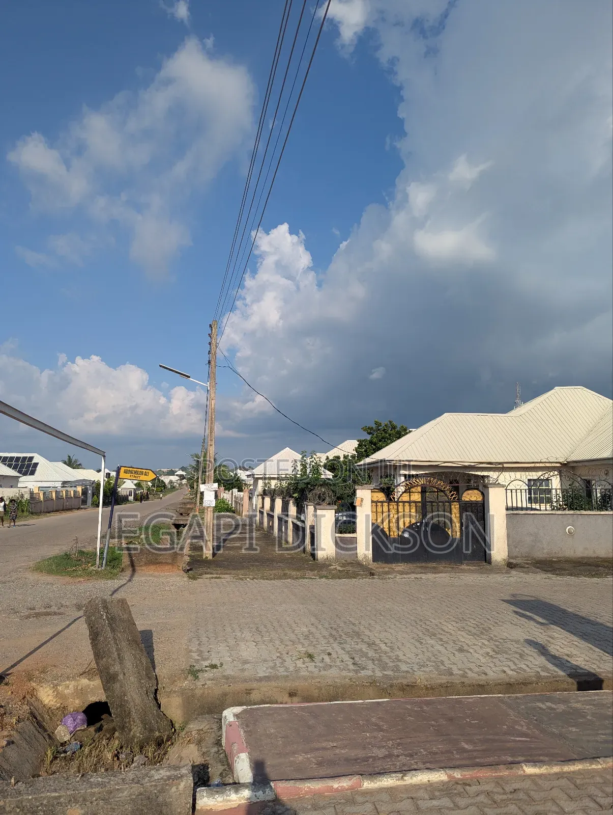 Furnished 4bdrm Duplex in Police Estate, for sale