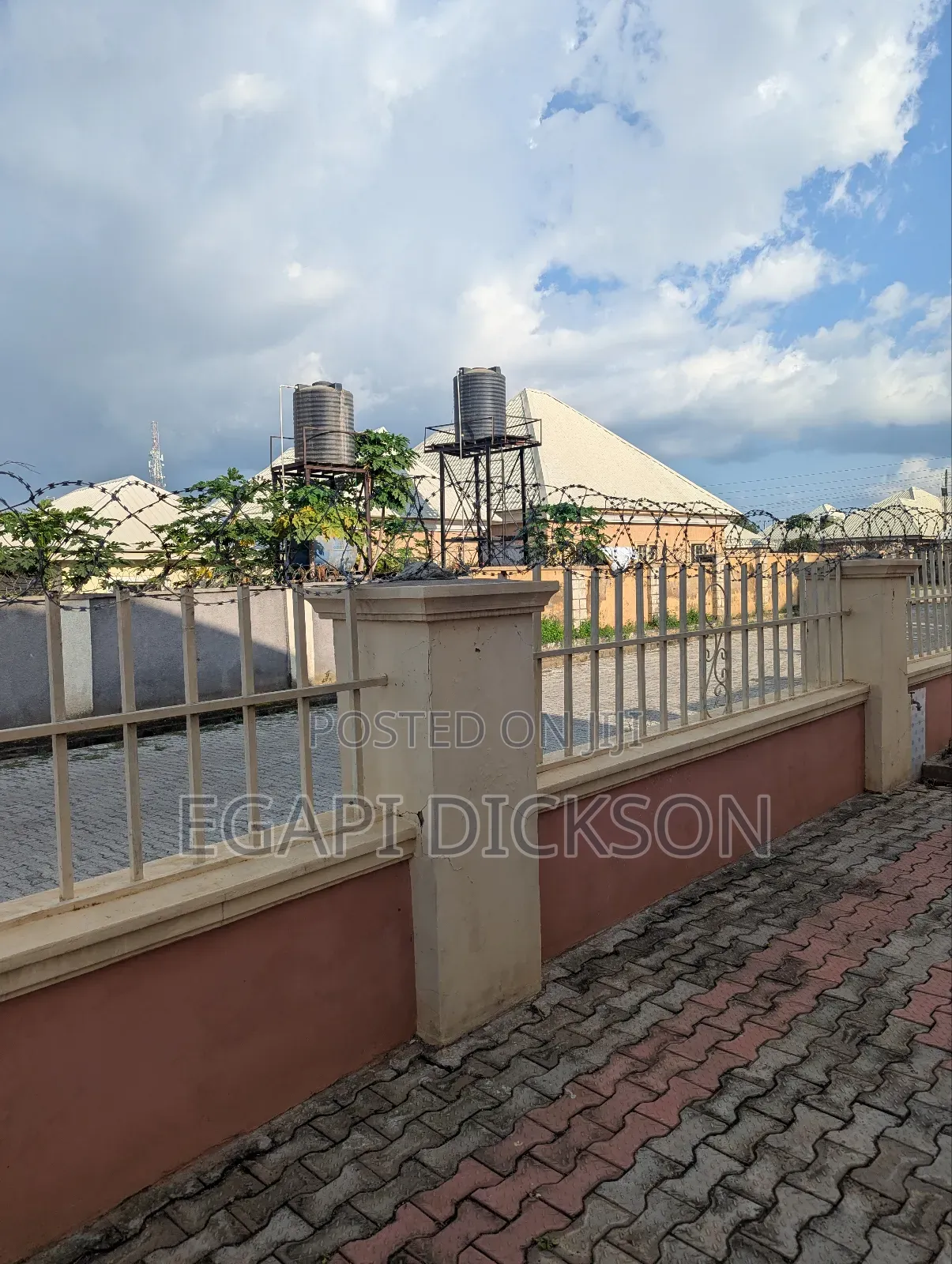 Furnished 4bdrm Duplex in Police Estate, for sale