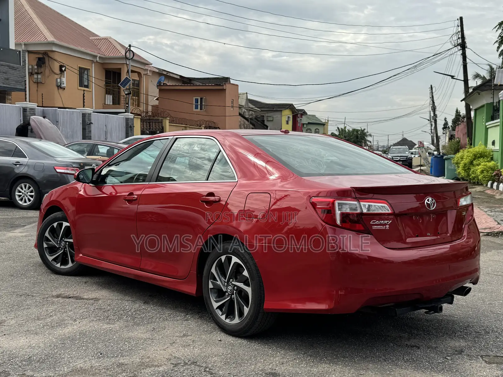 Toyota Camry SE 4dr Sedan (2.5L 4cyl 6A) 2013 Red