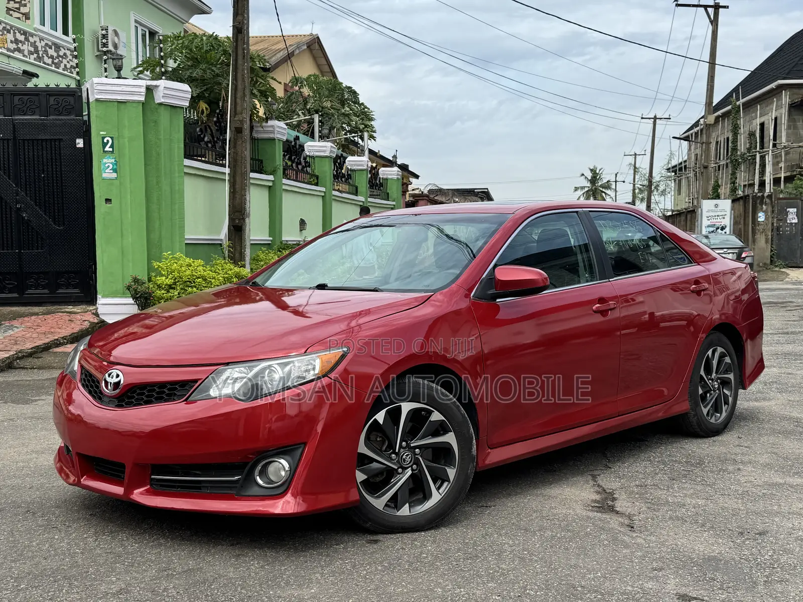 Toyota Camry SE 4dr Sedan (2.5L 4cyl 6A) 2013 Red
