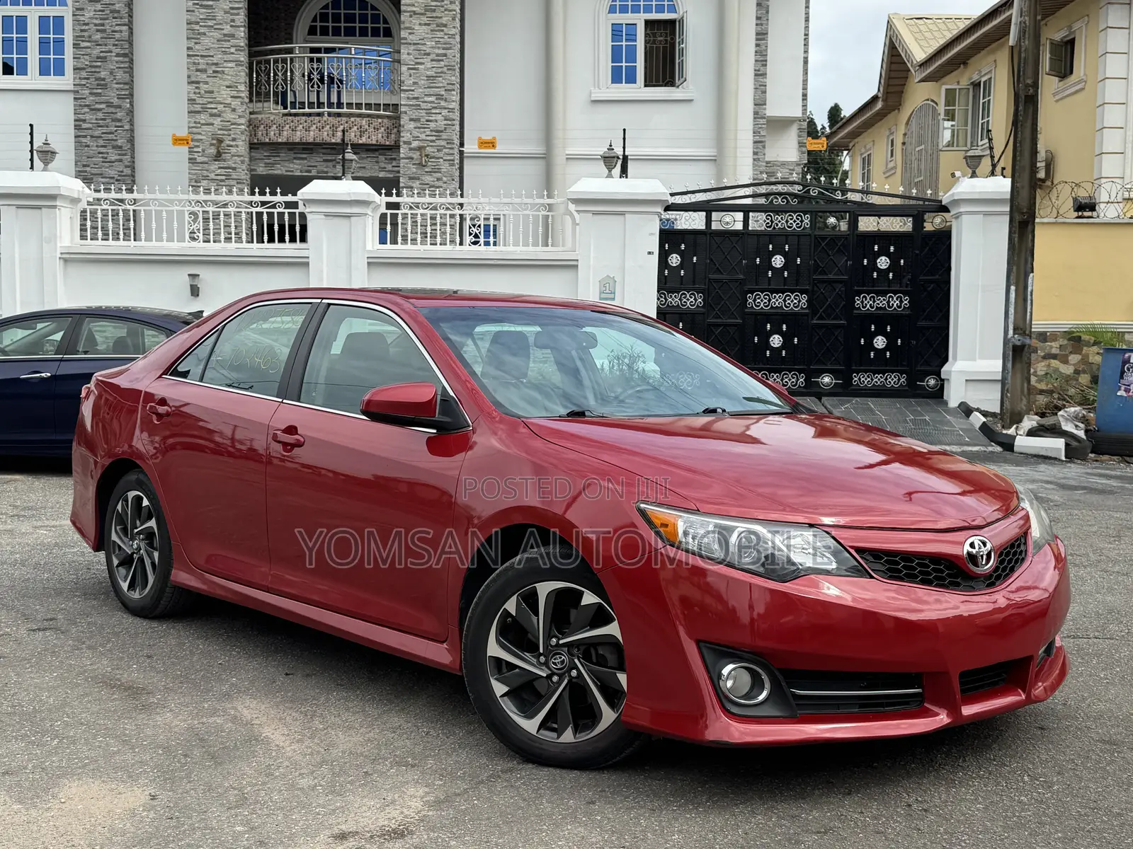Toyota Camry SE 4dr Sedan (2.5L 4cyl 6A) 2013 Red