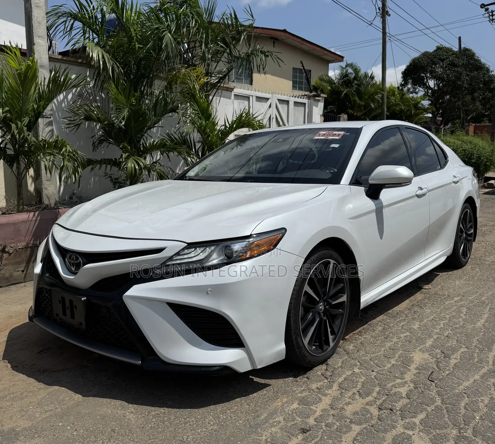 Toyota Camry XSE FWD (2.5L 4cyl 8AM) 2018 White
