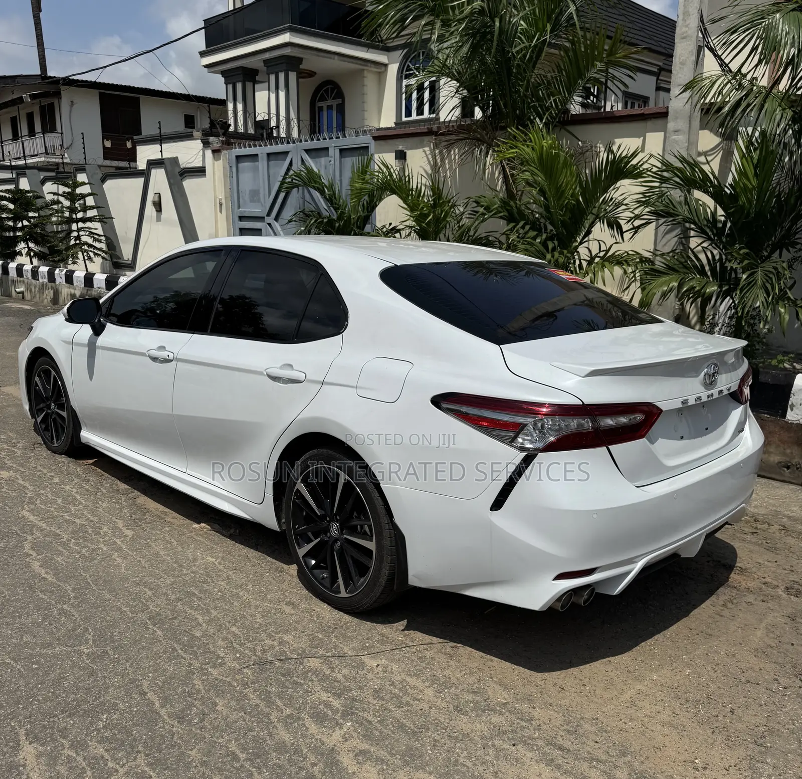 Toyota Camry XSE FWD (2.5L 4cyl 8AM) 2018 White