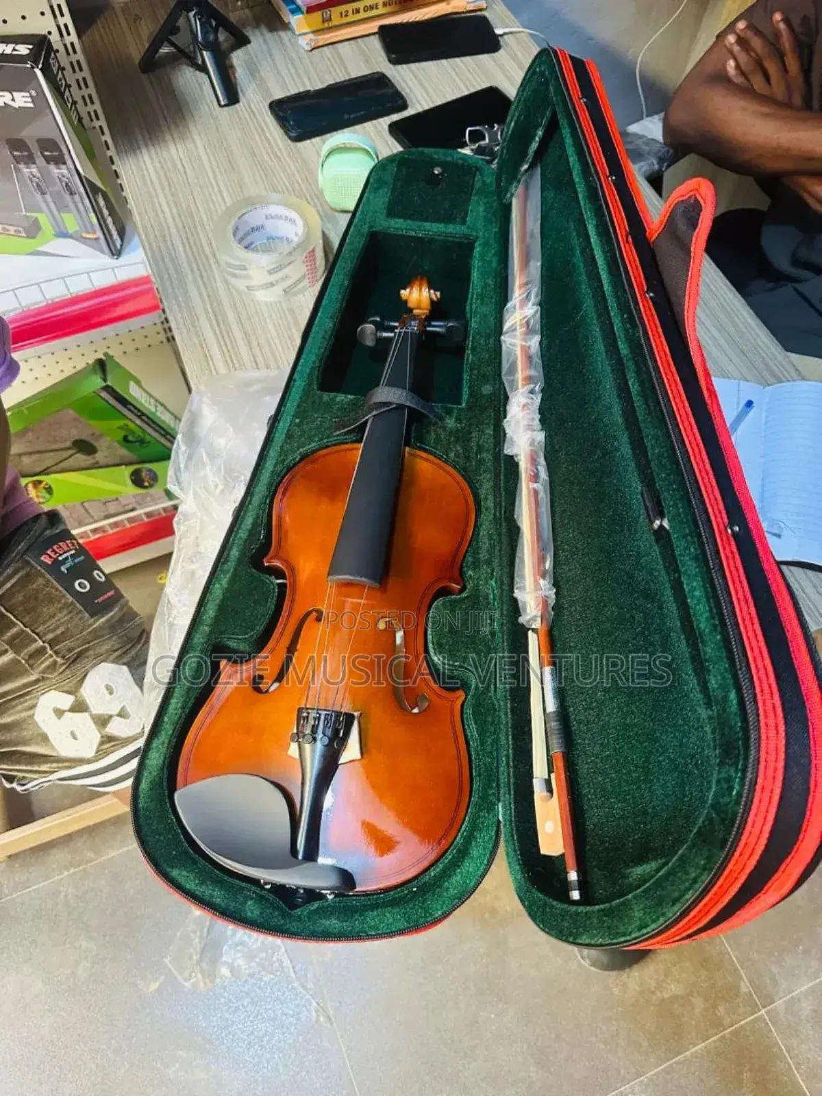 Yamaha Violin 4/4, Red and Any Colour