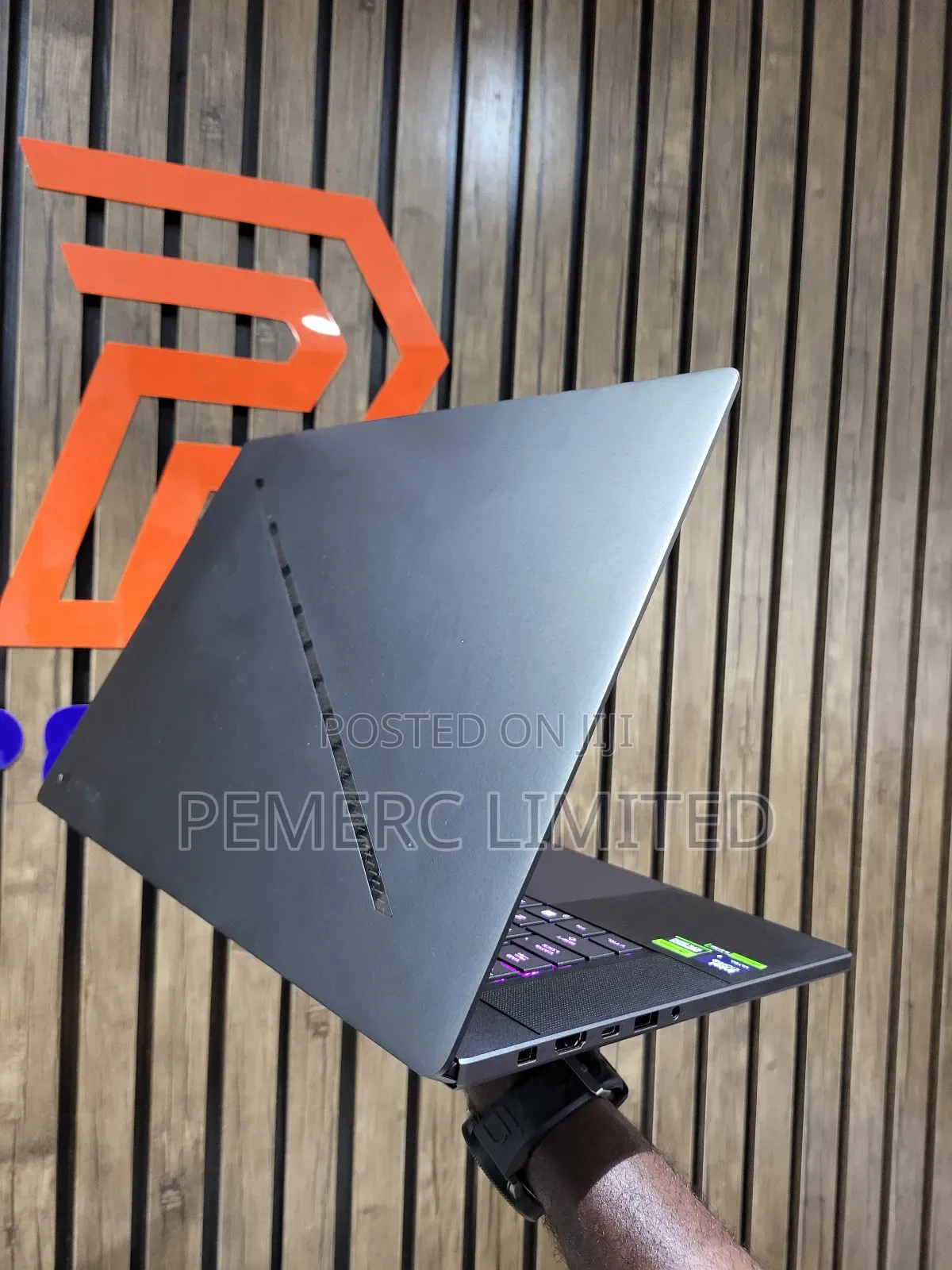 Laptop Asus ROG Zephyrus G16 16GB Intel Core Ultra 9 SSD 2T