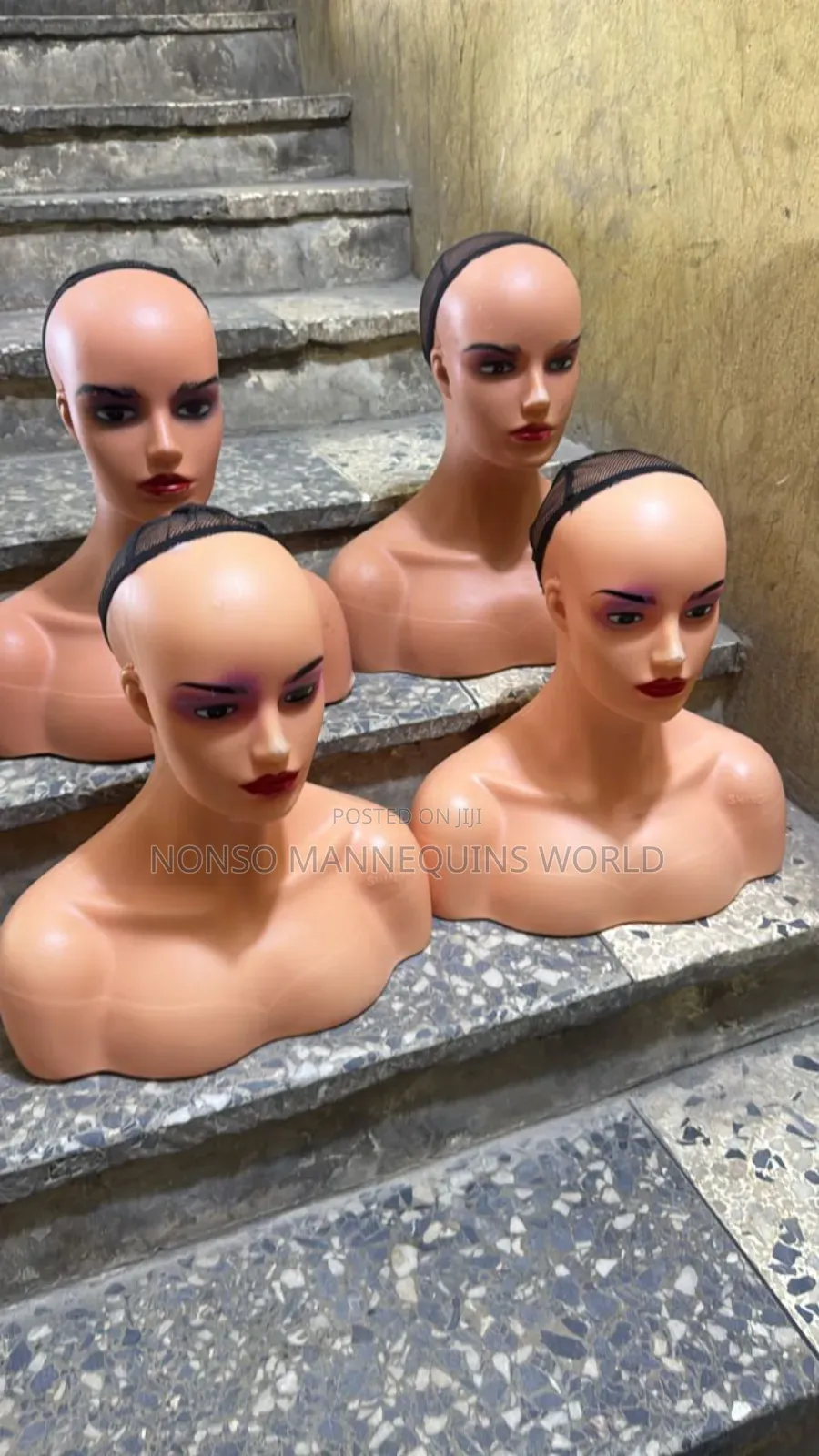 Female Mannequin Head With Shoulder
