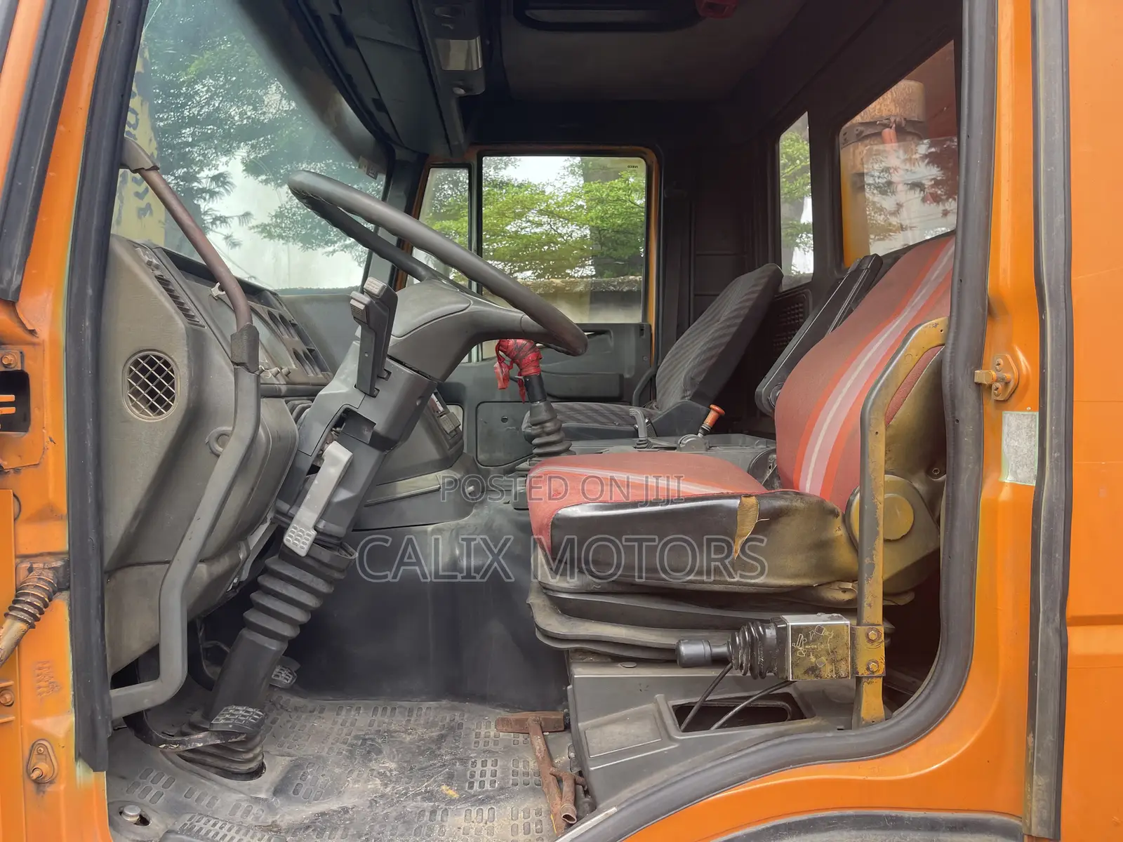 Iveco Tipper Euro Tracker 12 Tyres With Berger Bucket