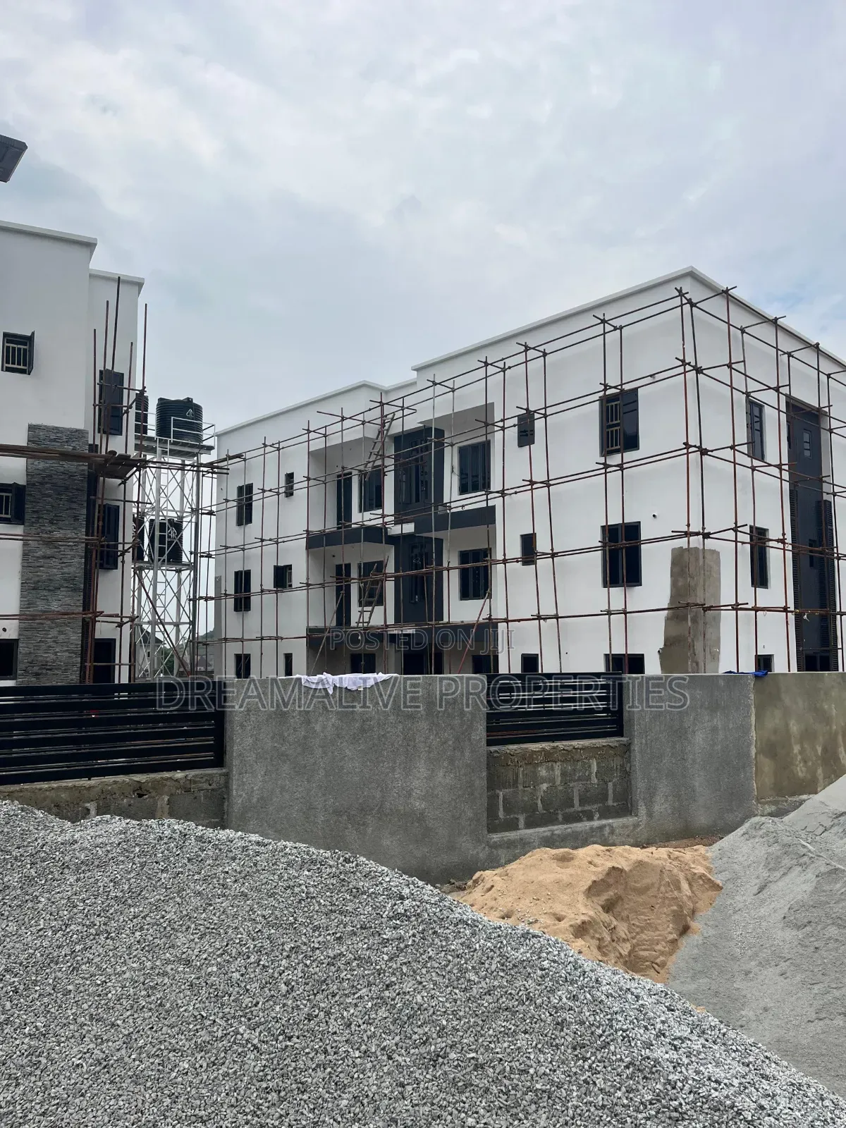 3bdrm Block of Flats in Dawaki for sale