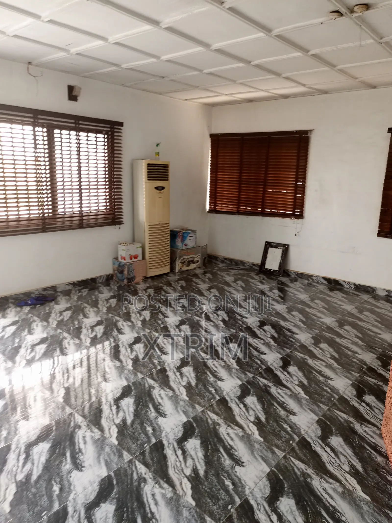 5bdrm House in Omole Phase 1 for sale