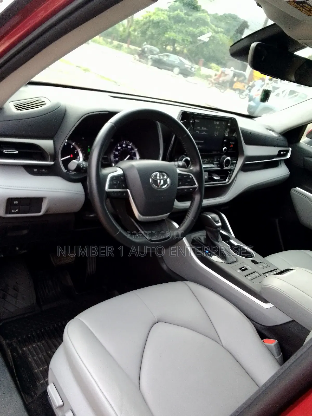 Toyota Highlander XLE 2022 Burgundy