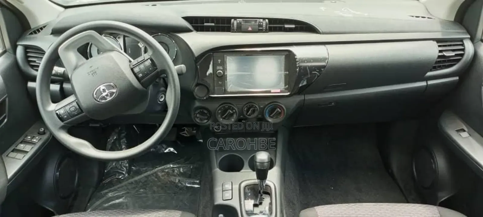 New Toyota Hilux 2025 White